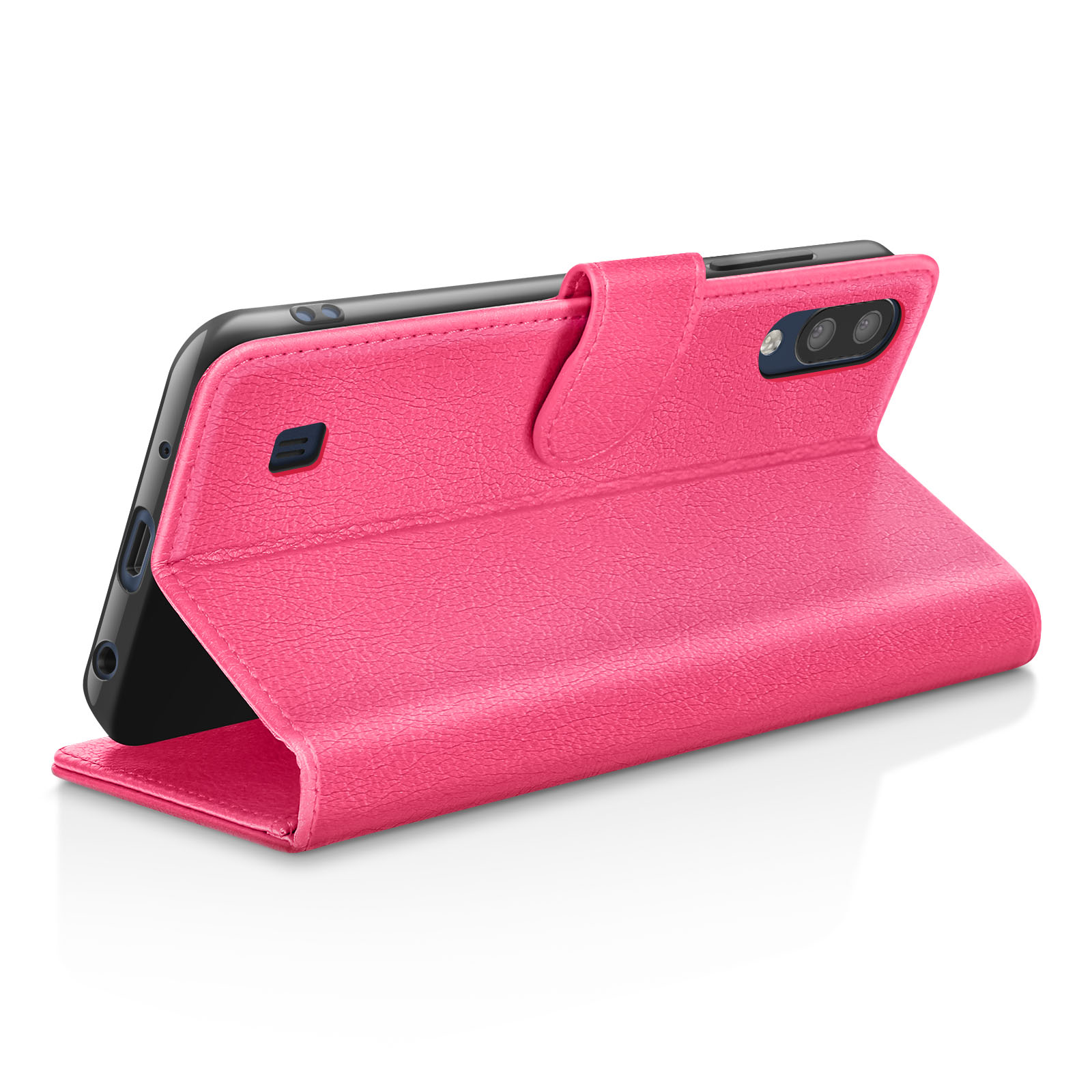 Een roze telefoonhoesje met een telefoon erin. De hoes is open en schuin. Witte achtergrond.