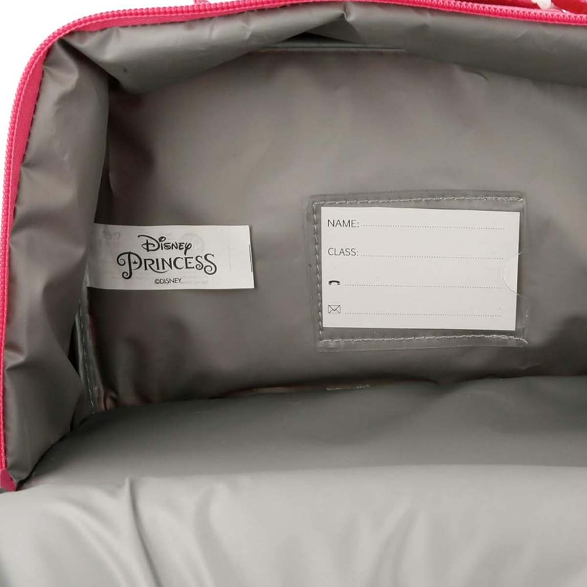 Interno di una borsa per il pranzo rosa. Sono visibili un'etichetta Disney Princess e un'etichetta con il nome. L'interno è grigio.