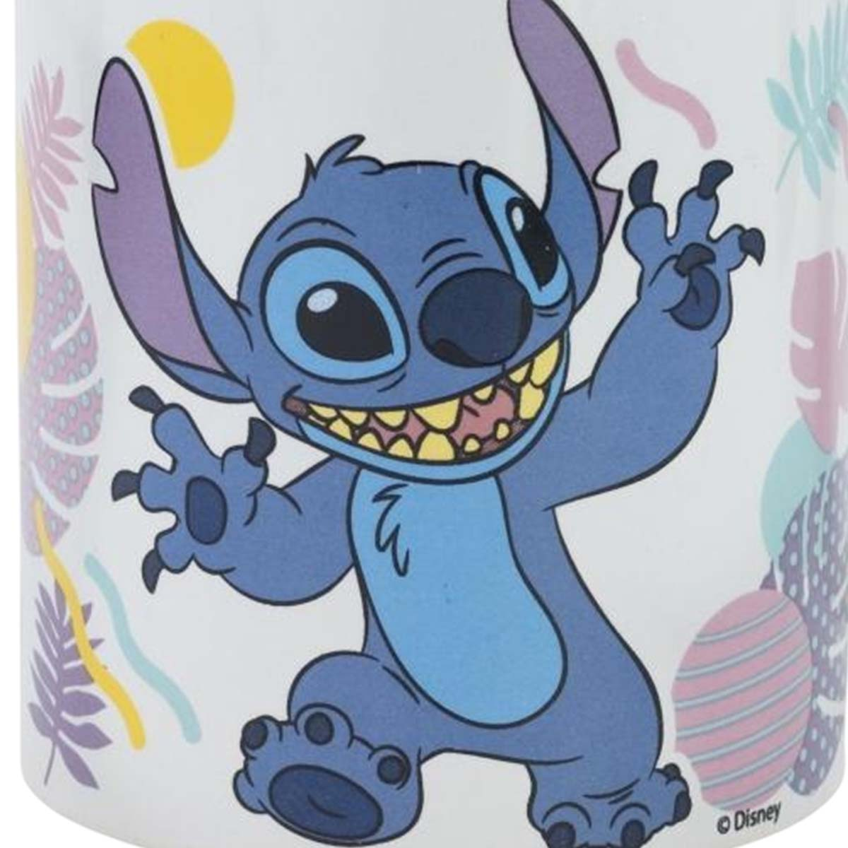 Tazza di Stitch di Lilo & Stitch, blu con grande sorriso, denti gialli e che saluta. Sfondo con forme e logo Disney.