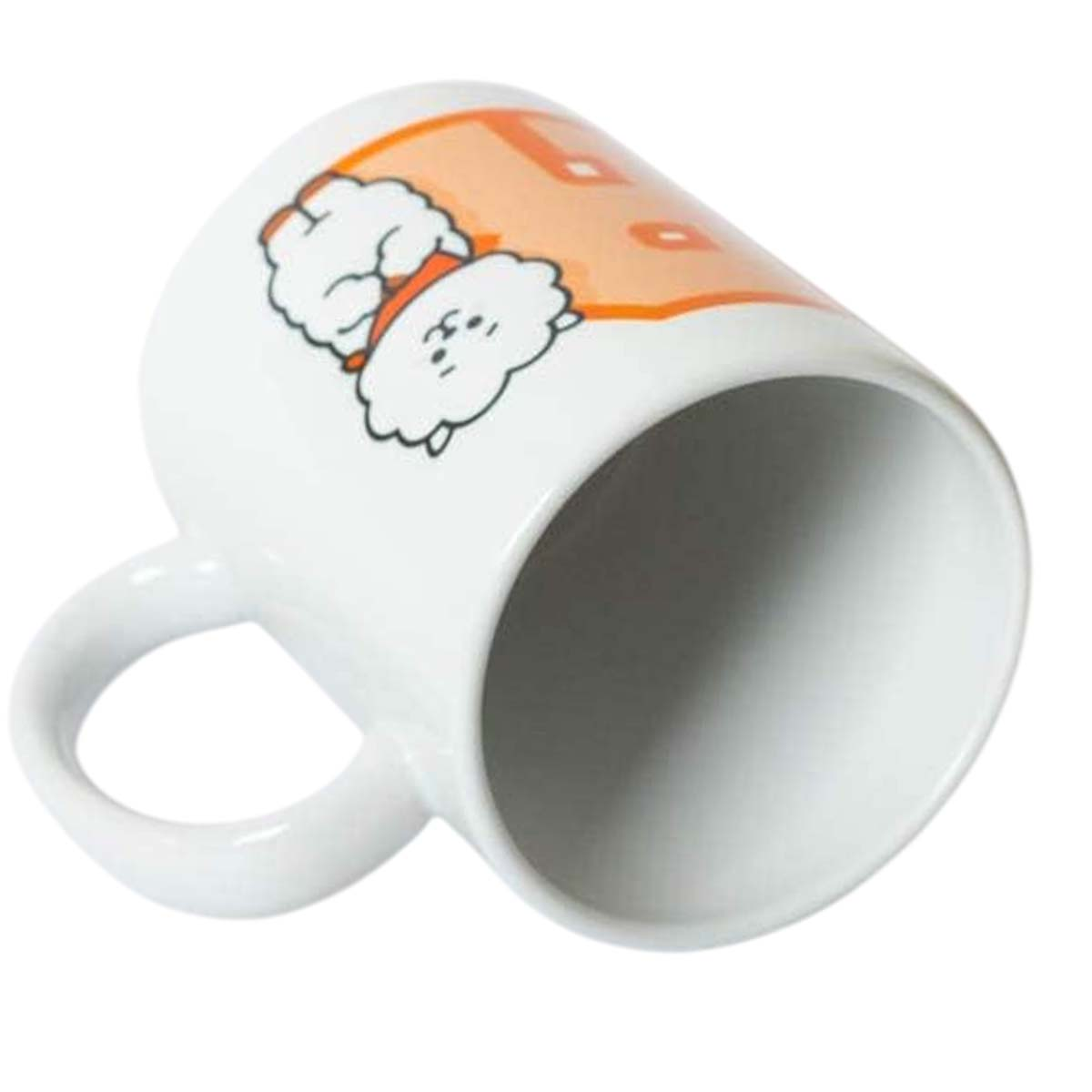 Weißer Becher mit einer Cartoonfigur auf der Seite. Orange und weiße Akzente. Griff links. Innenraum ist leer.