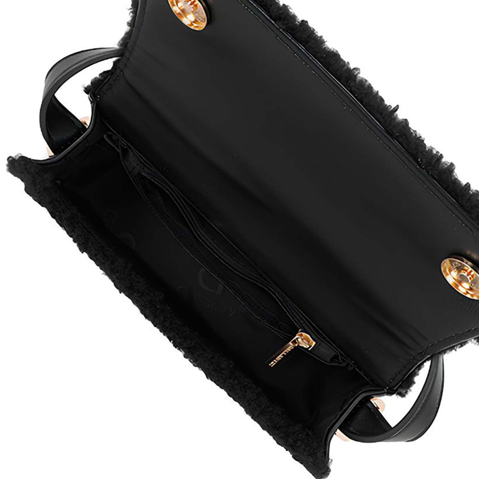 Interior de bolso negro. Abierto, con bolsillo con cremallera. Detalles incluyen acentos dorados, borde de tela suave y asa.