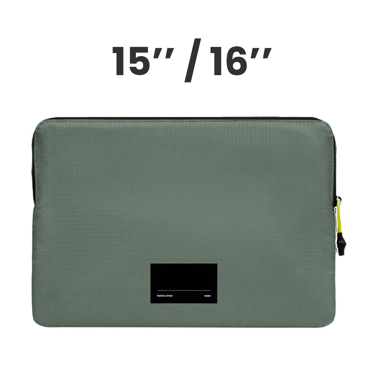 Custodia verde per laptop con testo 15"/16". Ha un'etichetta rettangolare nera con testo bianco 'Native Union' e 'Paris'.