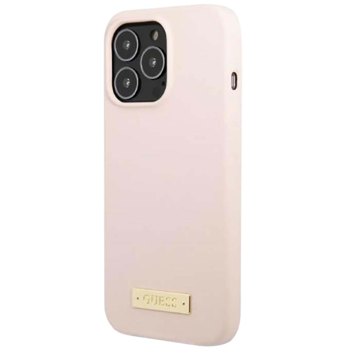Una custodia per telefono rosa chiaro con modulo fotocamera nero e la scritta 'GUESS' su una placca dorata.