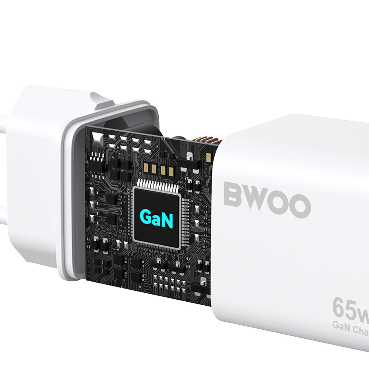 Adattatore di alimentazione bianco con circuito stampato esposto, con marchio 'GaN' e 'BWOO'. L'adattatore è etichettato '65w'.