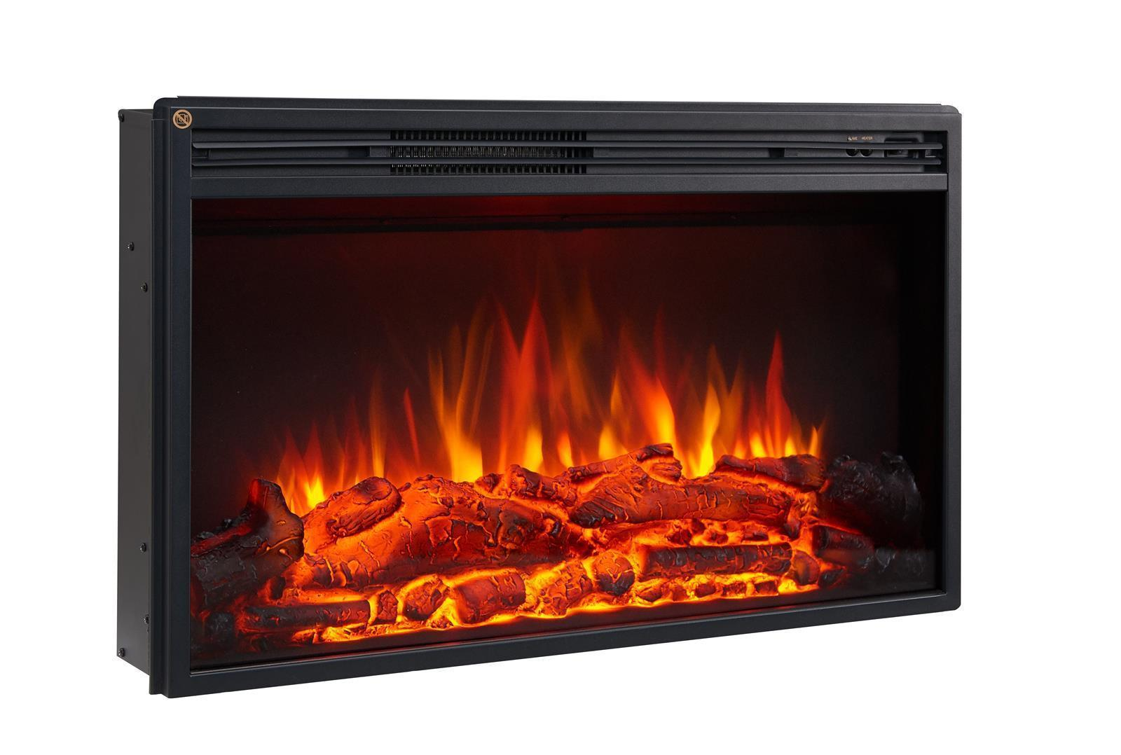 Ein schwarzer Elektro-Kamin mit Flammen und glühenden Holzscheiten. Die Flammen sind orange und gelb. Der Hintergrund ist schwarz.