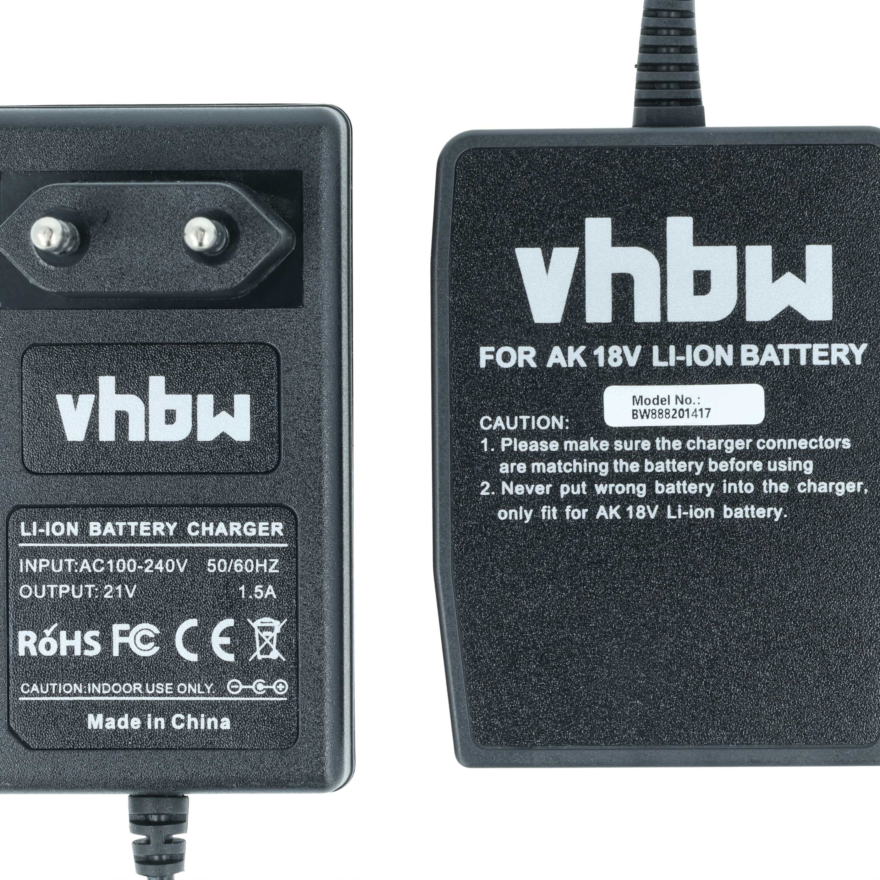 Zwei schwarze Batterieladegeräte nebeneinander. Jedes hat Text und einen Netzstecker.