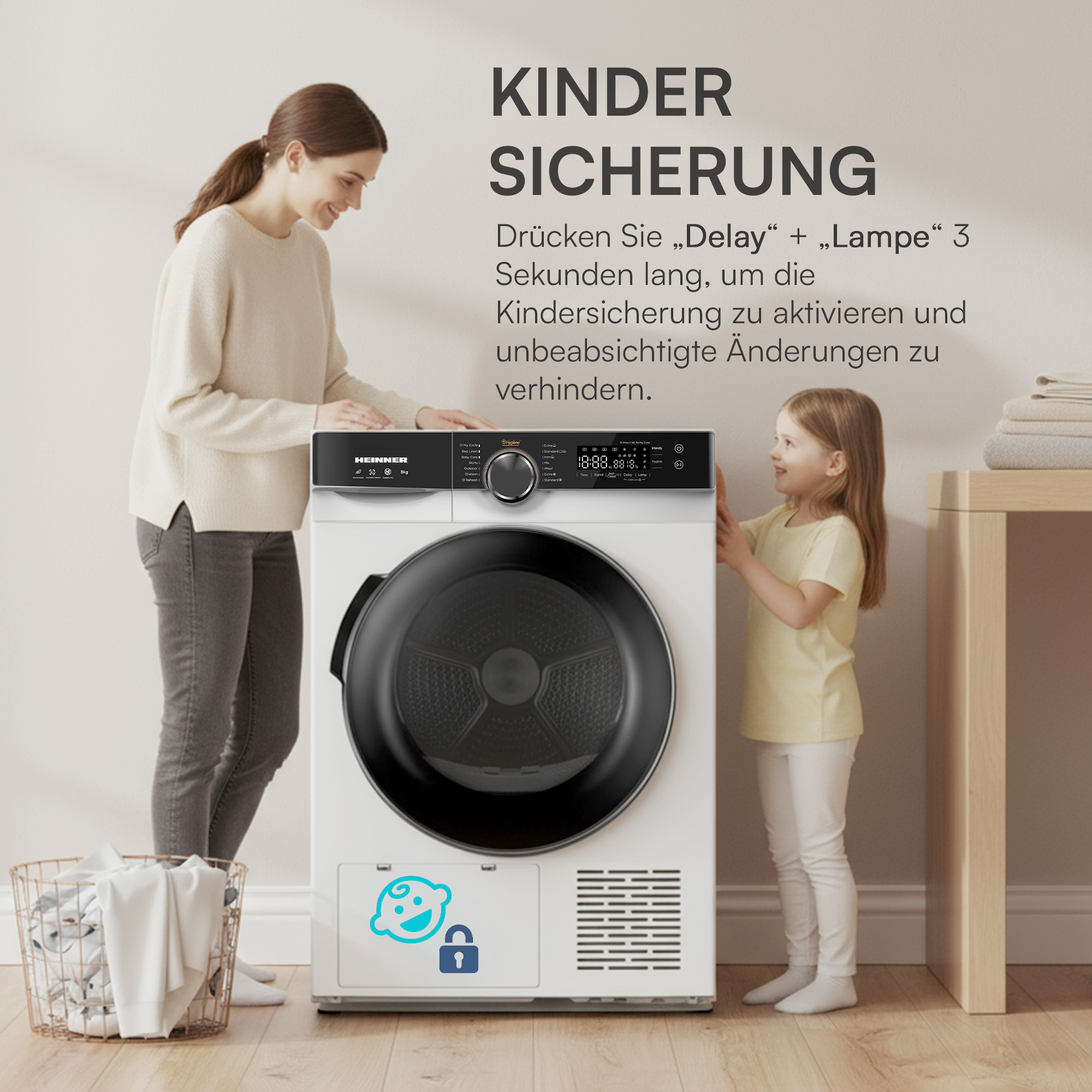 Eine Frau und ein Kind stehen neben einem weißen Trockner. Der Trockner hat eine schwarze Tür und ein Bedienfeld. Text an der Wand.