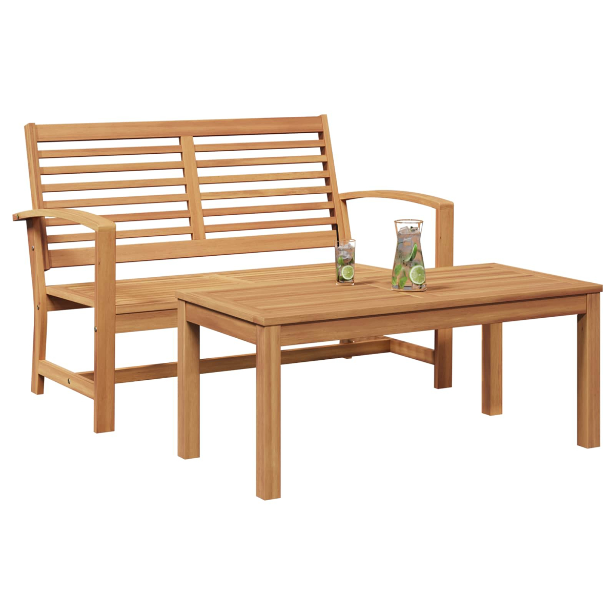 Holzbank und Tisch-Set. Der Tisch hat zwei Getränke mit Limettenscheiben. Die Bank hat eine Lattenrückwand.