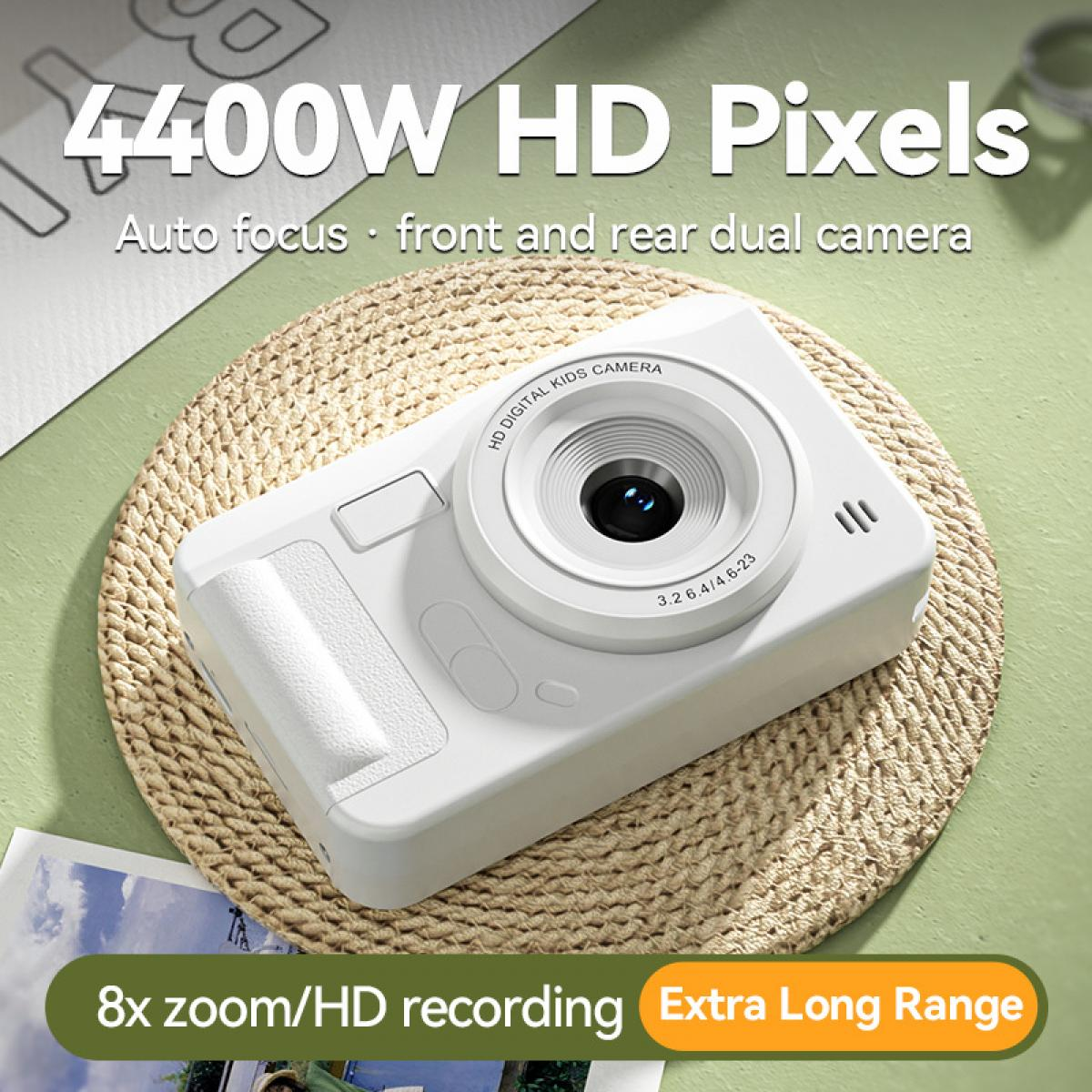 Eine weiße Kinderkamera mit großem Objektiv liegt auf einer gewebten Matte. Der Text lautet '4400W HD Pixels' und Funktionen wie Zoom und HD-Aufnahme.