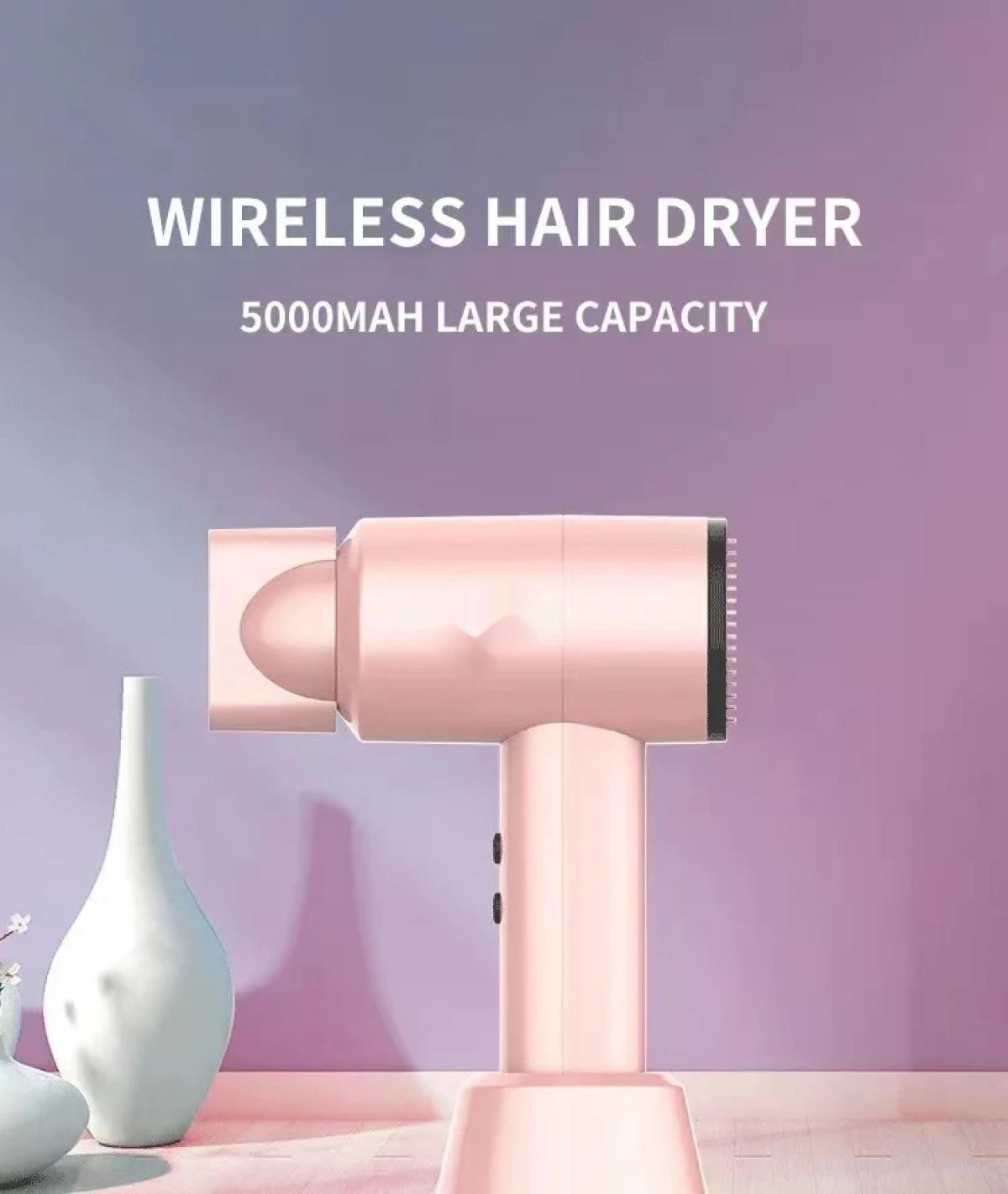 Ein pinkfarbener kabelloser Haartrockner auf einem lila-rosa Farbverlauf. Weißer Text lautet: 'WIRELESS HAIR DRYER' und '5000MAH LARGE CAPACITY'.