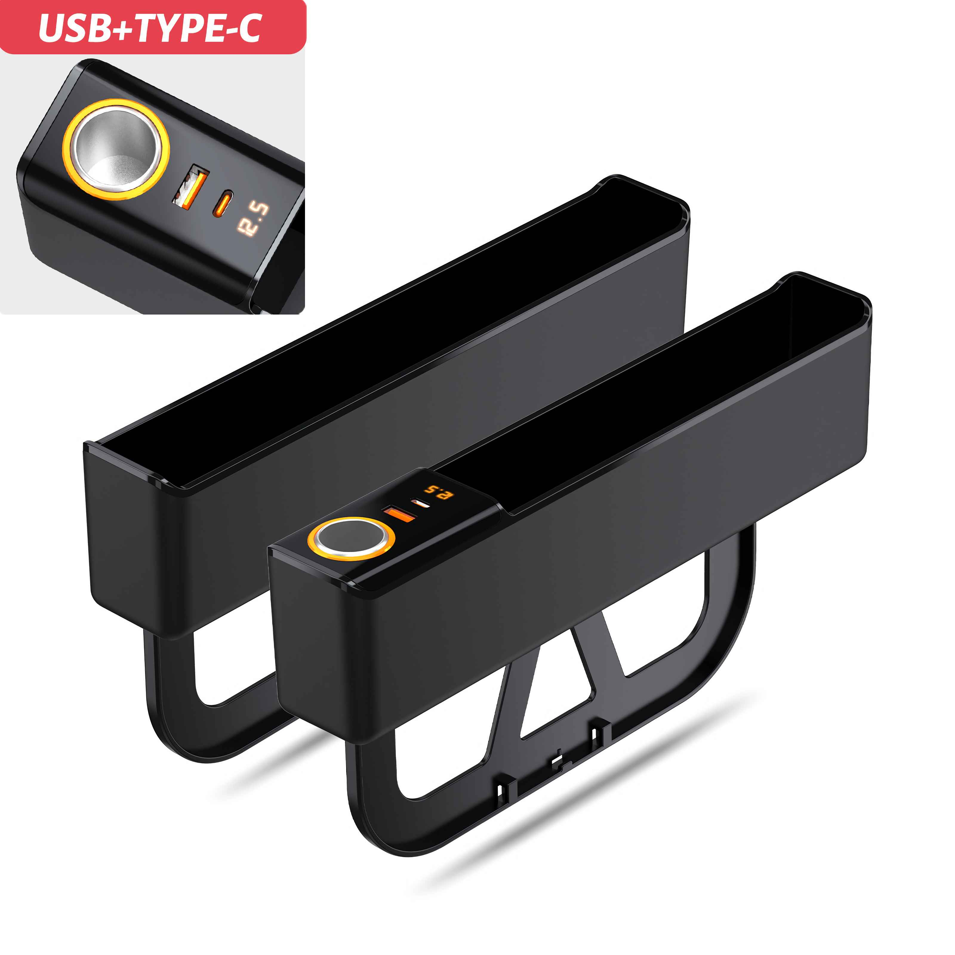 Schwarzer Auto-Organizer mit USB-Anschlüssen und Zigarettenanzünderanschluss, mit weißem Hintergrund.