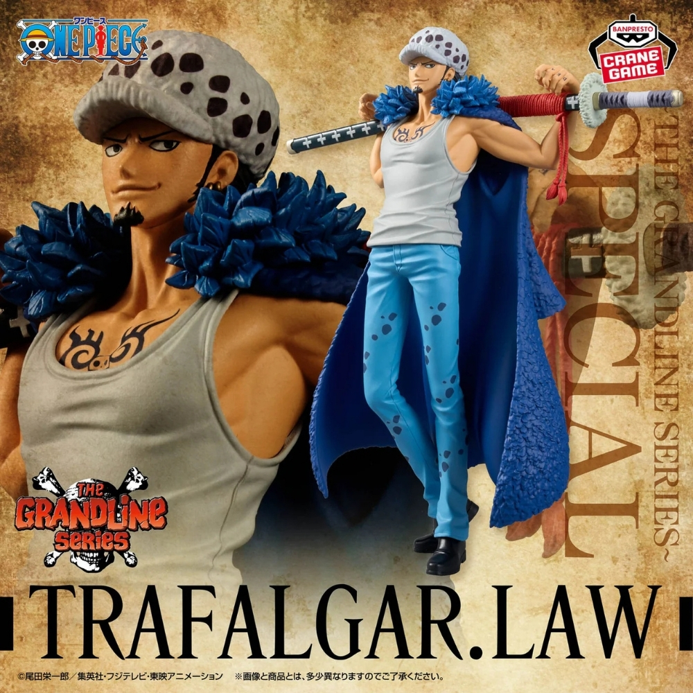Figura di Trafalgar Law da One Piece. Indossa un cappello, pantaloni blu, camicia bianca e mantello blu. Tiene una spada.