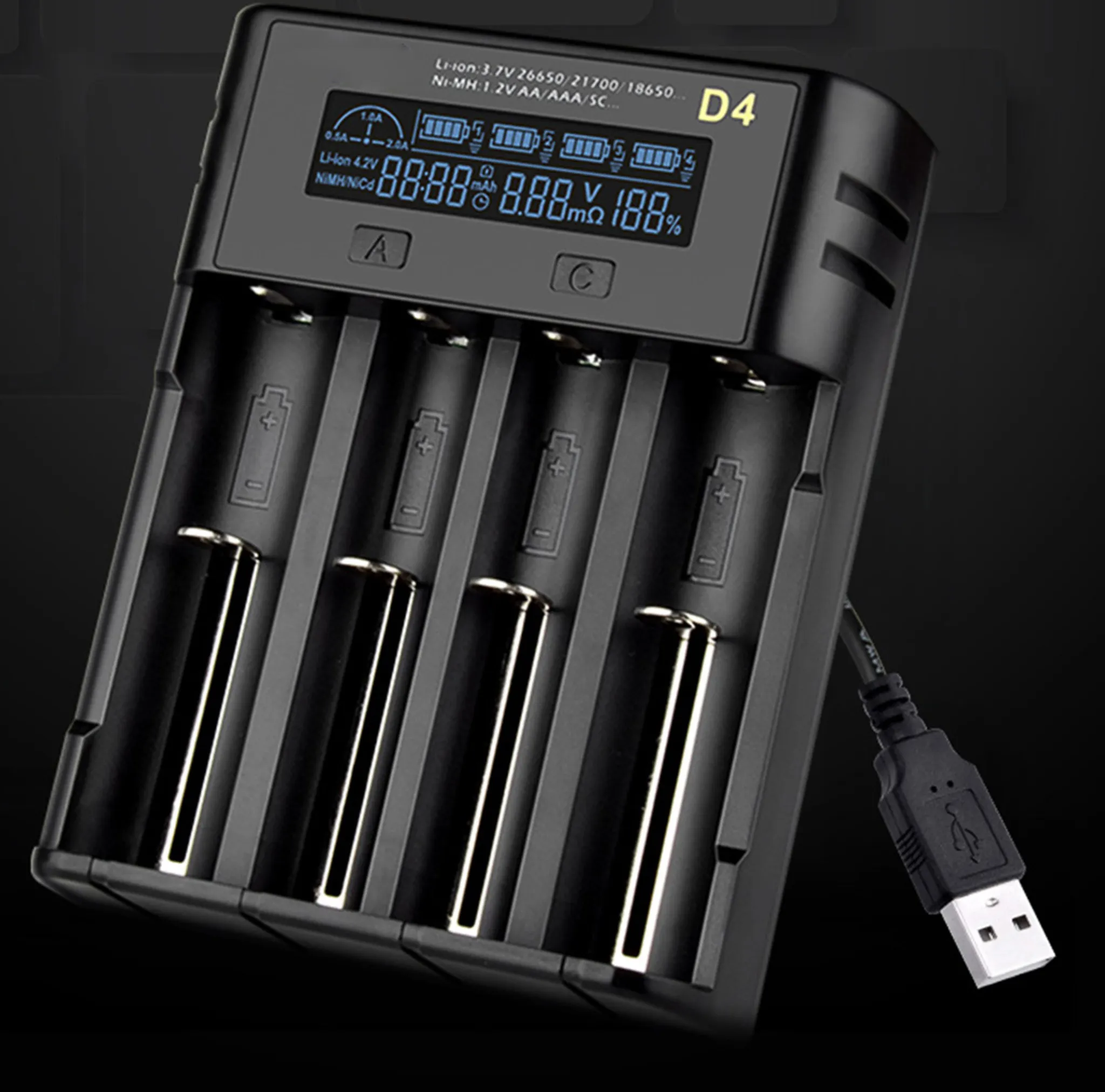 Schwarzes Batterieladegerät mit Digitalanzeige, die den Ladestatus anzeigt, und einem angeschlossenen USB-Kabel.