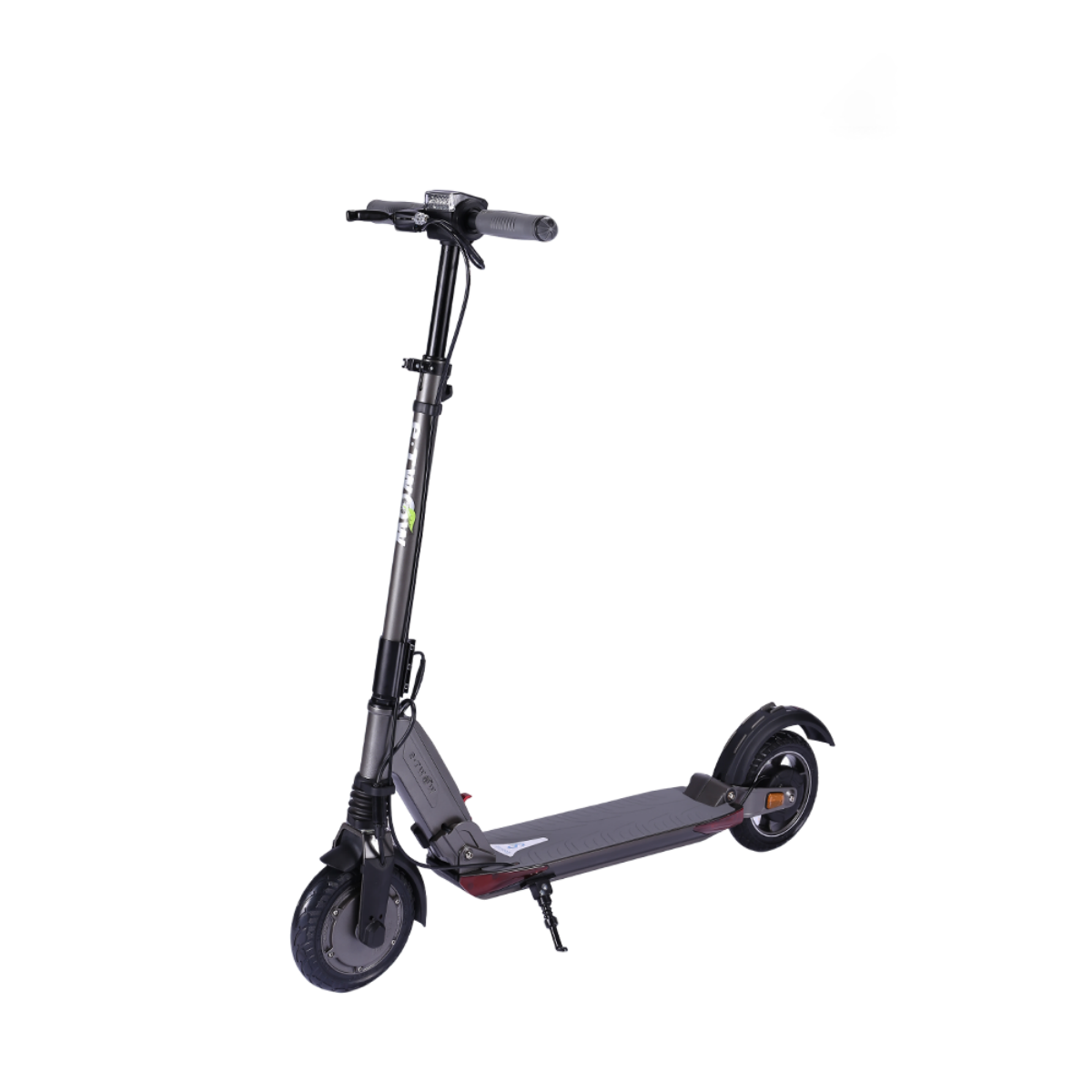 Hulajnoga elektryczna na białym tle. Jest szara i czarna z małym wyświetlaczem i podpórką. Opony są czarne.