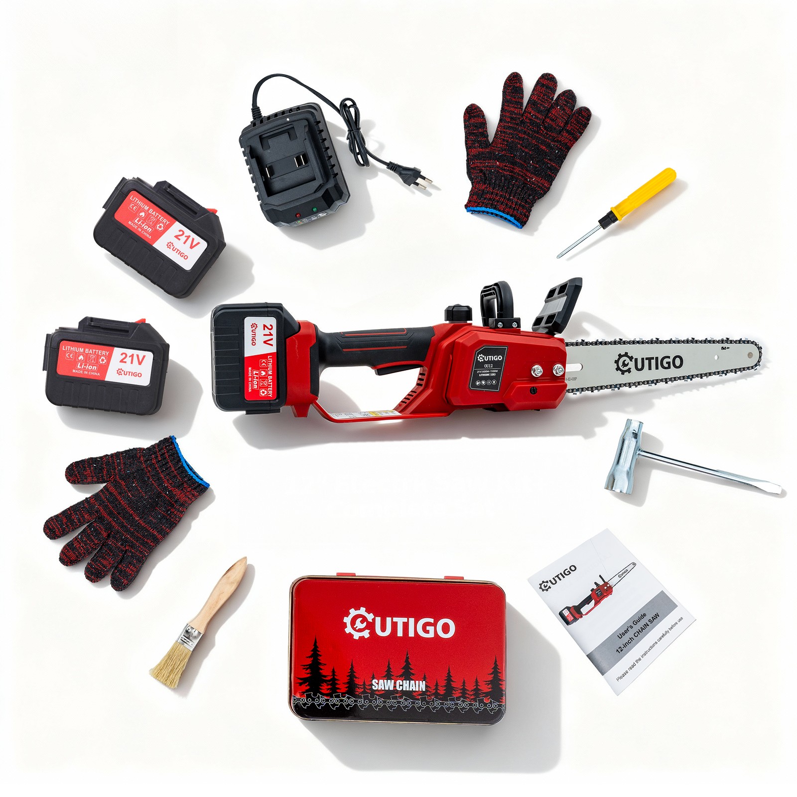 Czerwono-czarna piła łańcuchowa z akcesoriami, w tym bateriami, rękawicami i instrukcją obsługi, ułożone na białej powierzchni.