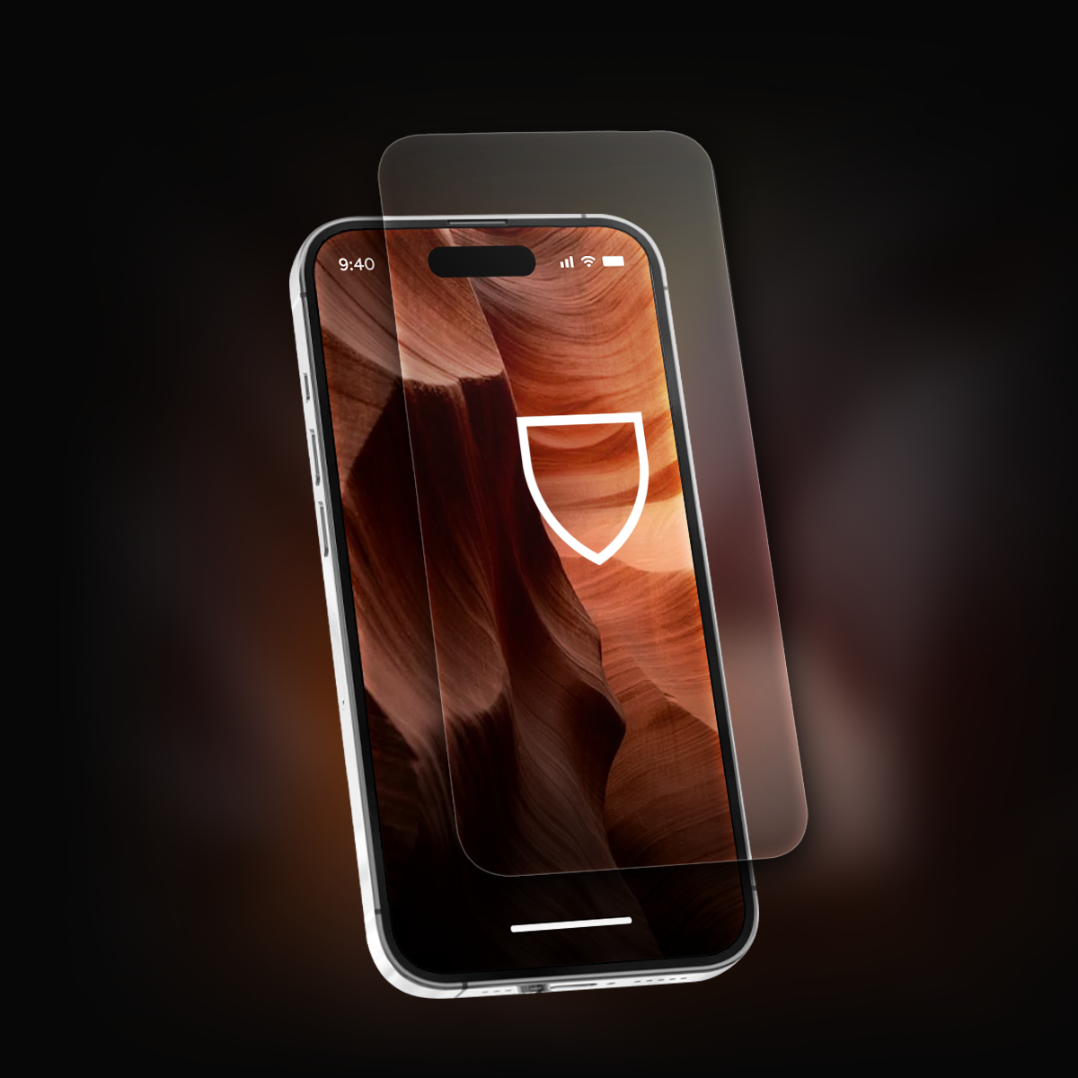 Smartfon z ochraniaczem ekranu. Ekran pokazuje krajobraz i ikonę tarczy. Ciemne tło z gradientem.