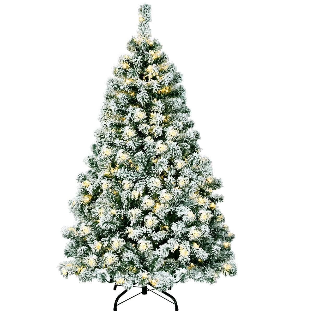 Un árbol de Navidad cubierto de nieve con luces. El árbol está sobre un soporte de metal negro sobre fondo blanco.