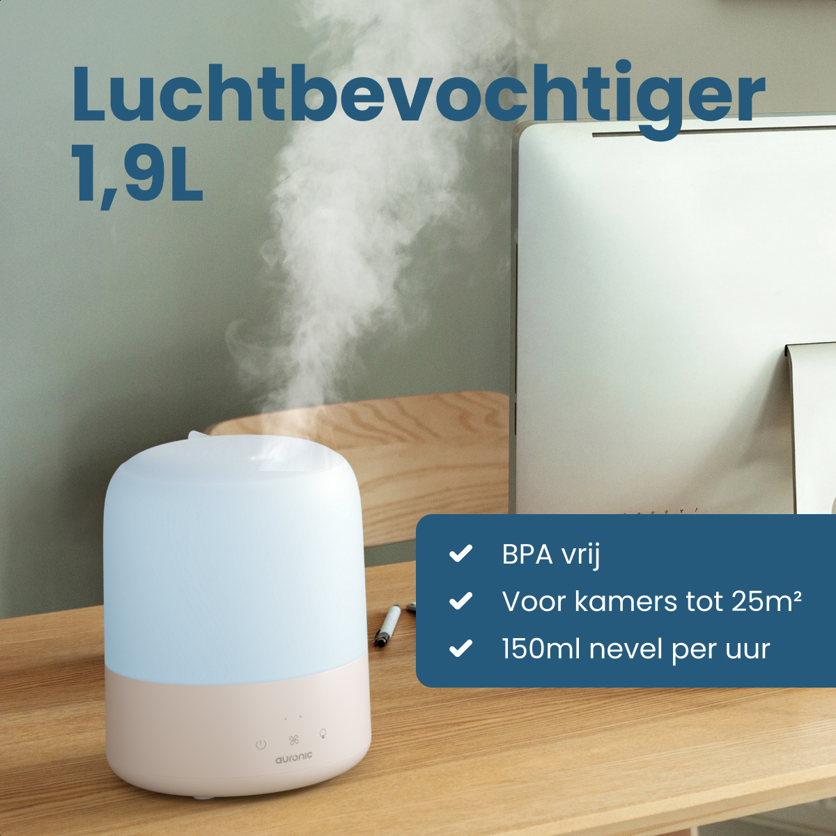 Ein weiß-rosa Luftbefeuchter auf einem Holztisch. Text beinhaltet 'Luchtbevochtiger 1,9L' und BPA-Informationen, Räume bis 25m², Nebel.