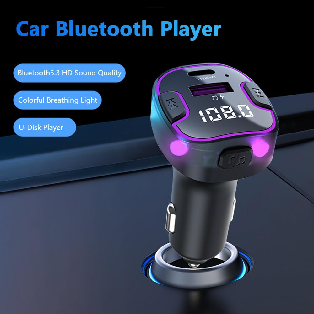 Ein Bluetooth-Player für das Auto mit digitaler Anzeige '108.0'. Er hat ein farbenfrohes Atemlicht und unterstützt Bluetooth 5.3.