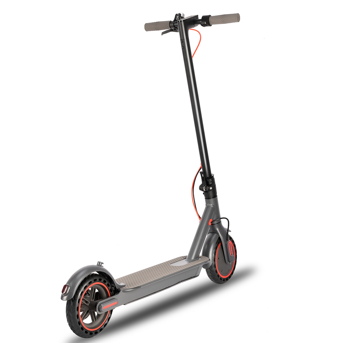 Szary i czarny skuter elektryczny na białym tle. Ma czerwone akcenty na kołach i czerwony kabel.