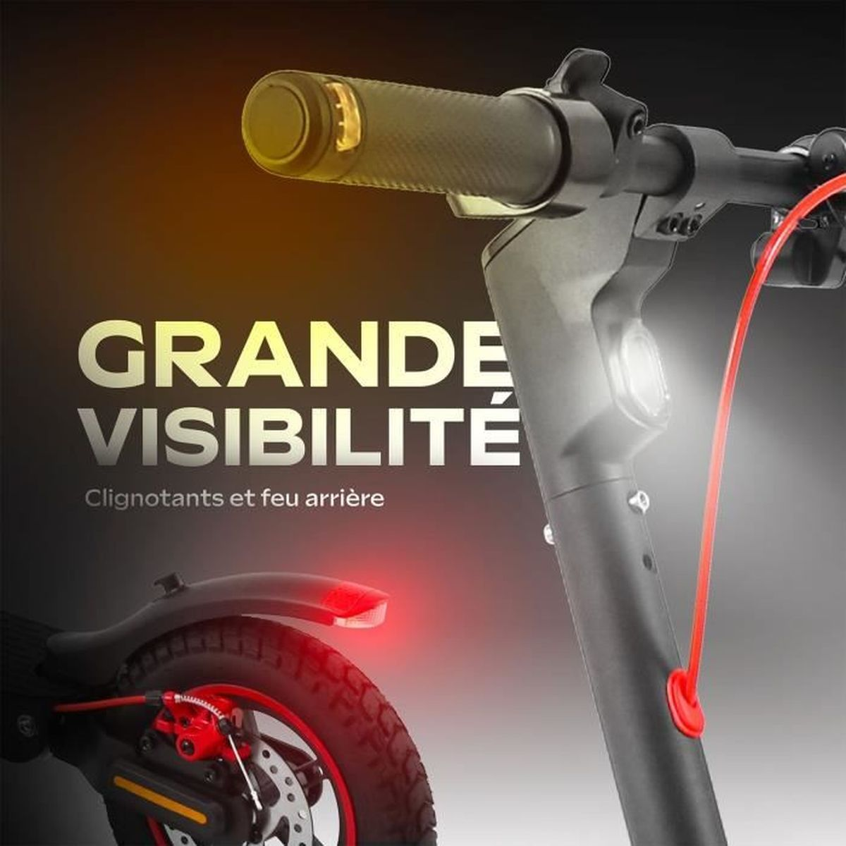 Une trottinette électrique avec le texte "GRANDE VISIBILITÉ". On voit le guidon, la lumière avant, le frein rouge et le feu arrière.
