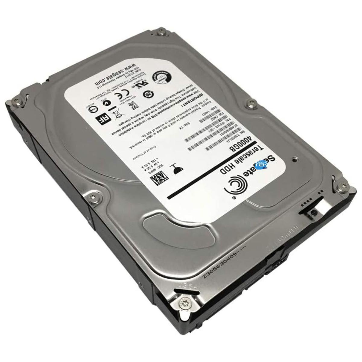 Un disco rigido Seagate da 4000 GB. Cassa in metallo argentato, con etichette che riportano specifiche e avvertenze. Il logo del marchio è visibile.