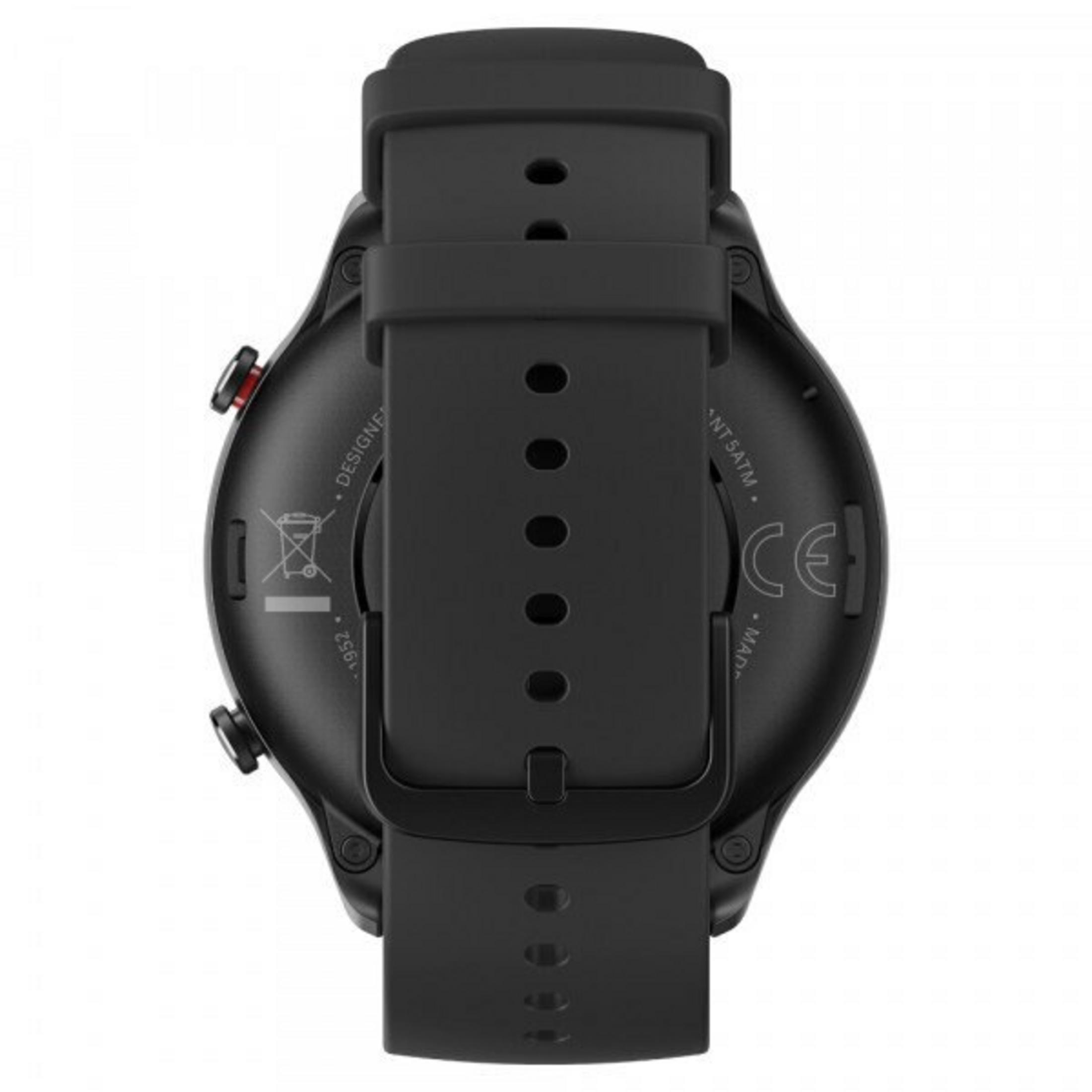 Retro di uno smartwatch nero. Il cinturino è allacciato. Il quadrante mostra alcuni dettagli.