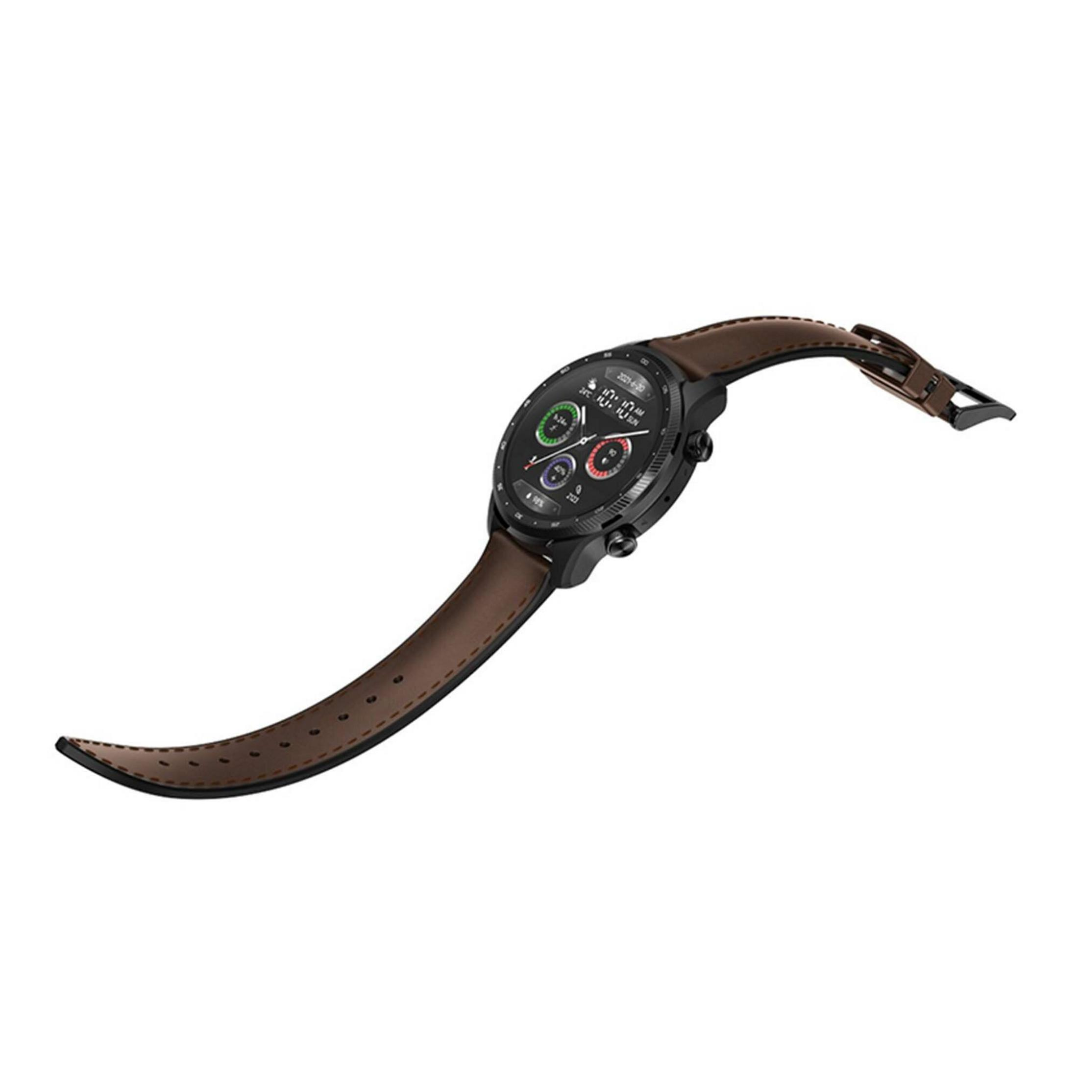 Czarny smartwatch z brązowym skórzanym paskiem. Tarcza wyświetla dane. Pasek jest zapięty.