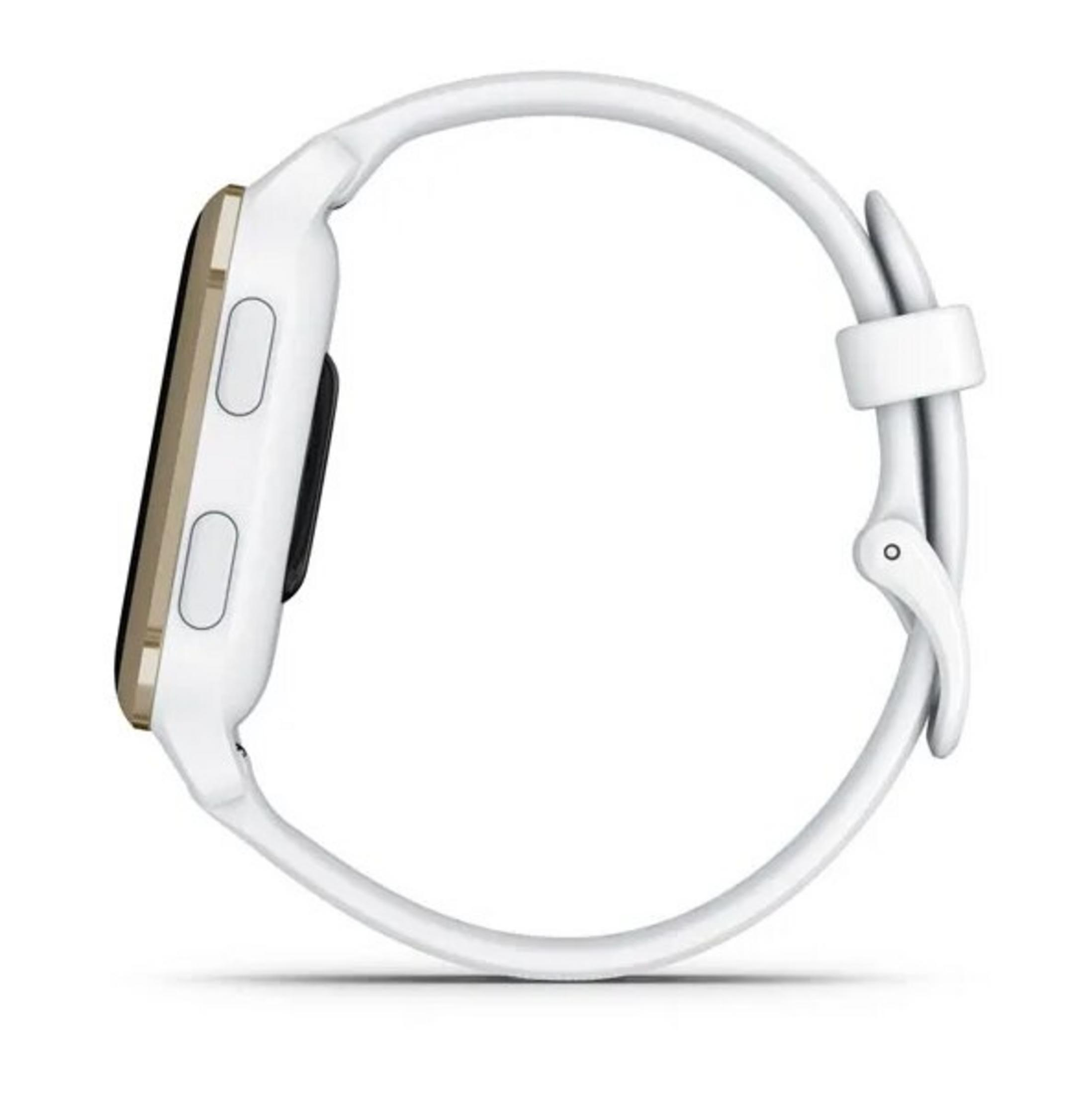 Eine weiße Smartwatch mit goldener Lünette wird von der Seite gezeigt. Das Armband ist ebenfalls weiß.