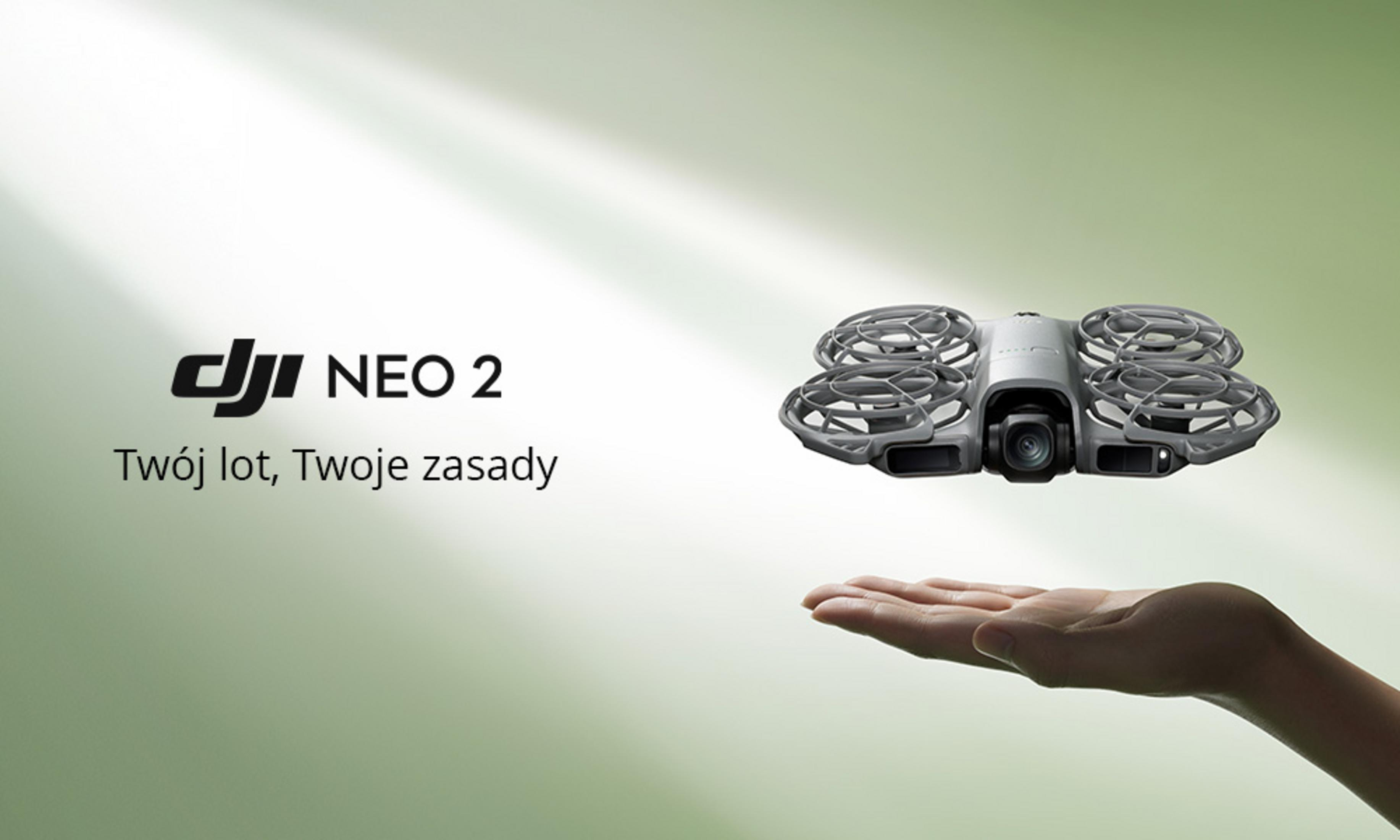 Dron nad otwartą dłonią. Logo DJI NEO 2 po lewej. Zielono-białe gradientowe tło.