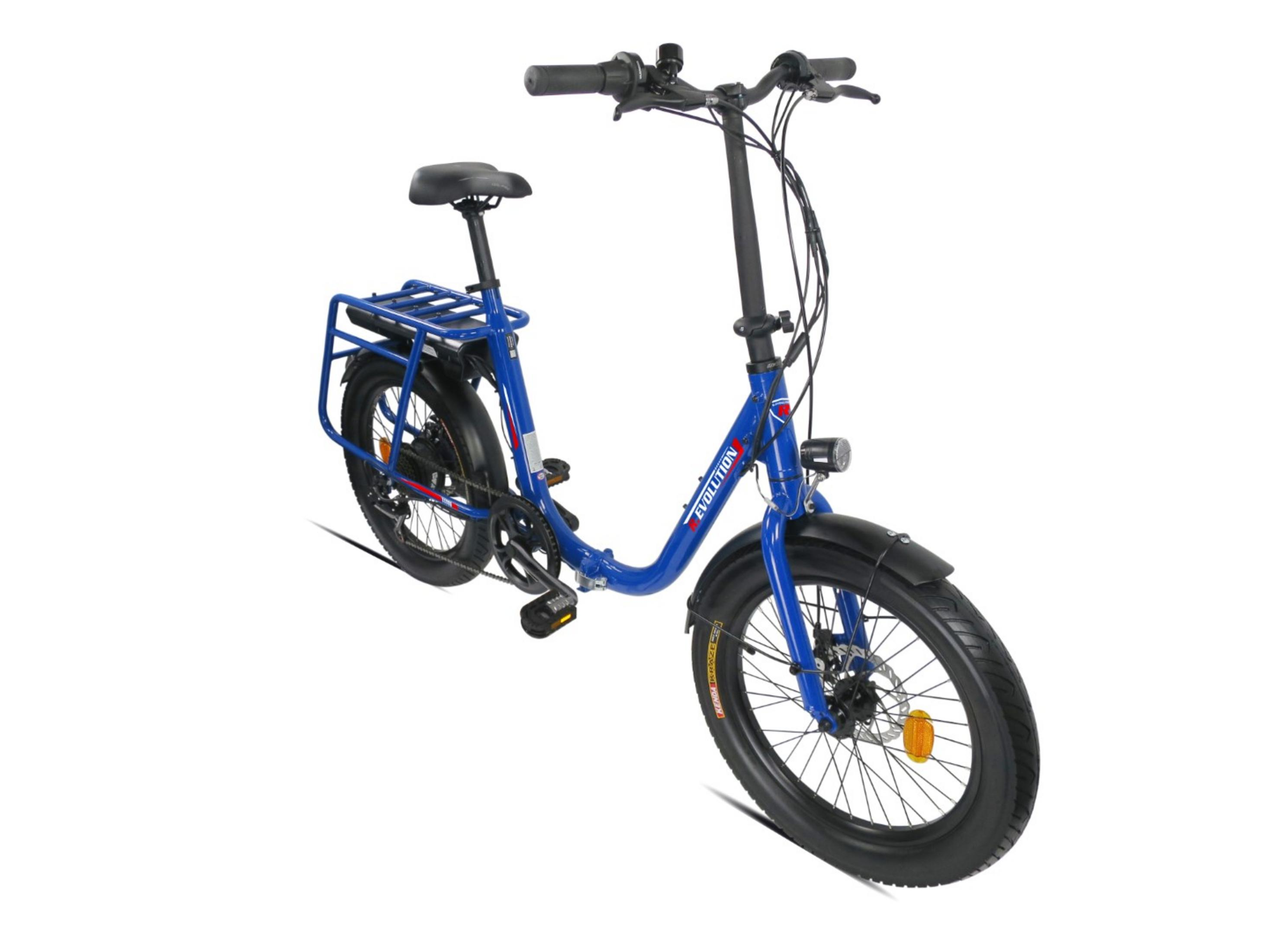Niebieski składany rower elektryczny na białym tle. Ma grube opony, czarne siedzenie i bagażnik.