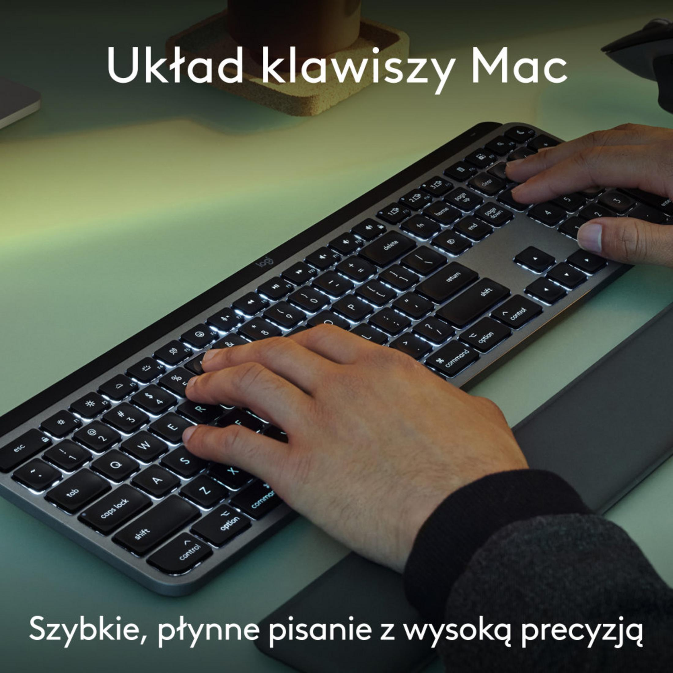 Mani che digitano su una tastiera retroilluminata. Testo: 'Layout tastiera Mac' e 'Digitazione veloce e fluida con alta precisione'.