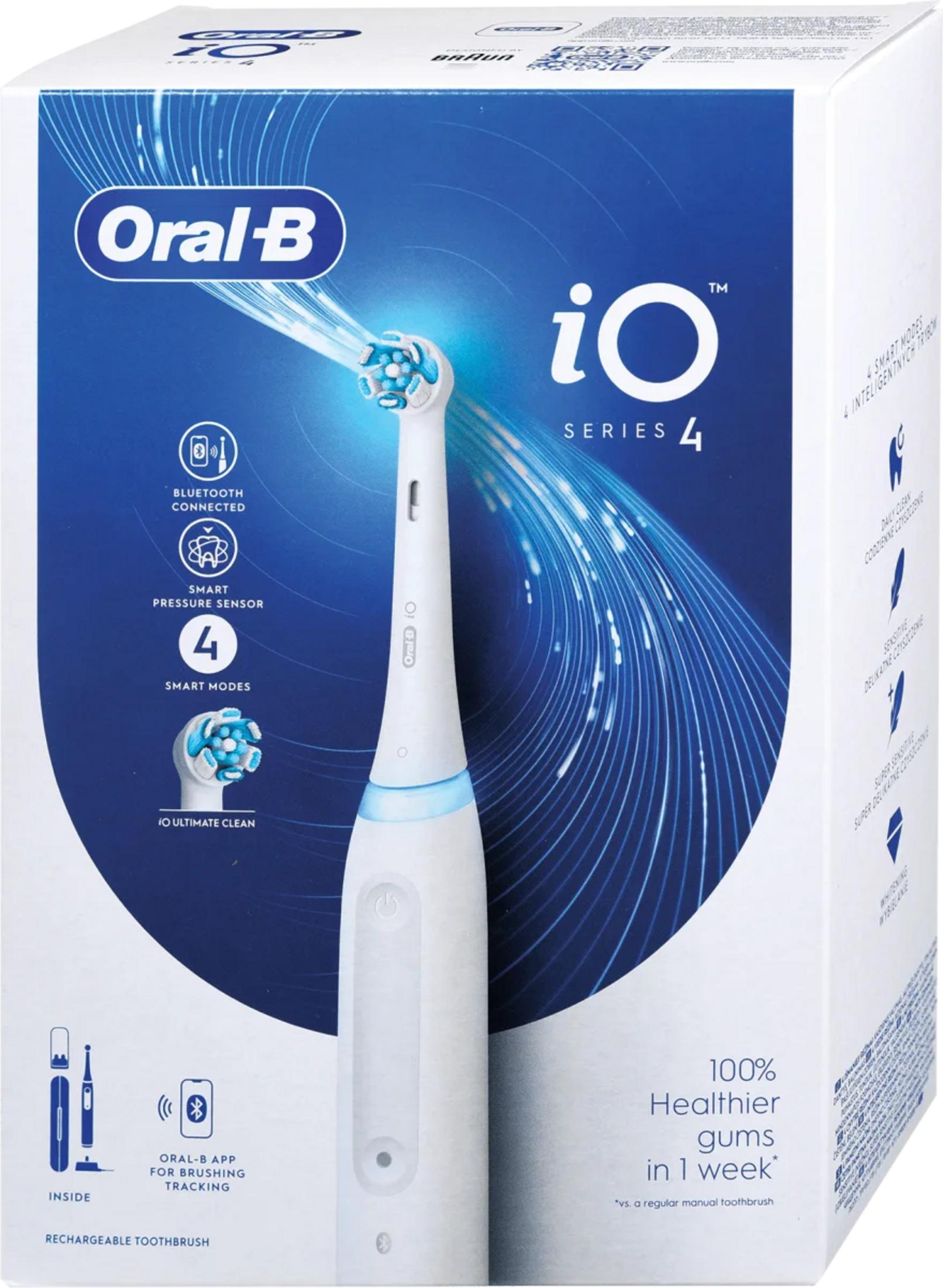 Una caja blanca de cepillo de dientes eléctrico Oral-B iO Series 4. La caja tiene el cepillo de dientes y las características.