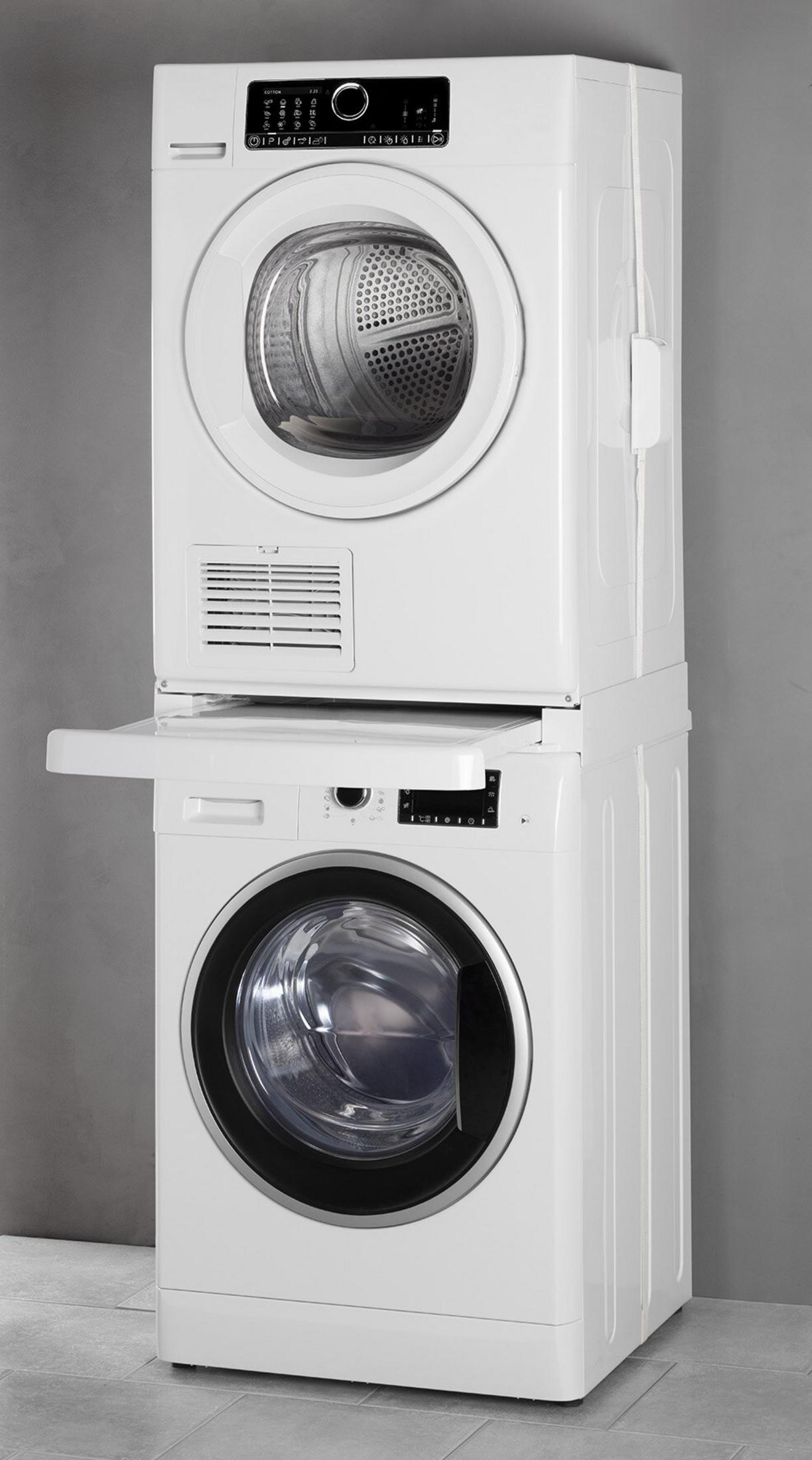 Een witte wasmachine en droger op een grijze achtergrond. De droger staat bovenop de wasmachine.