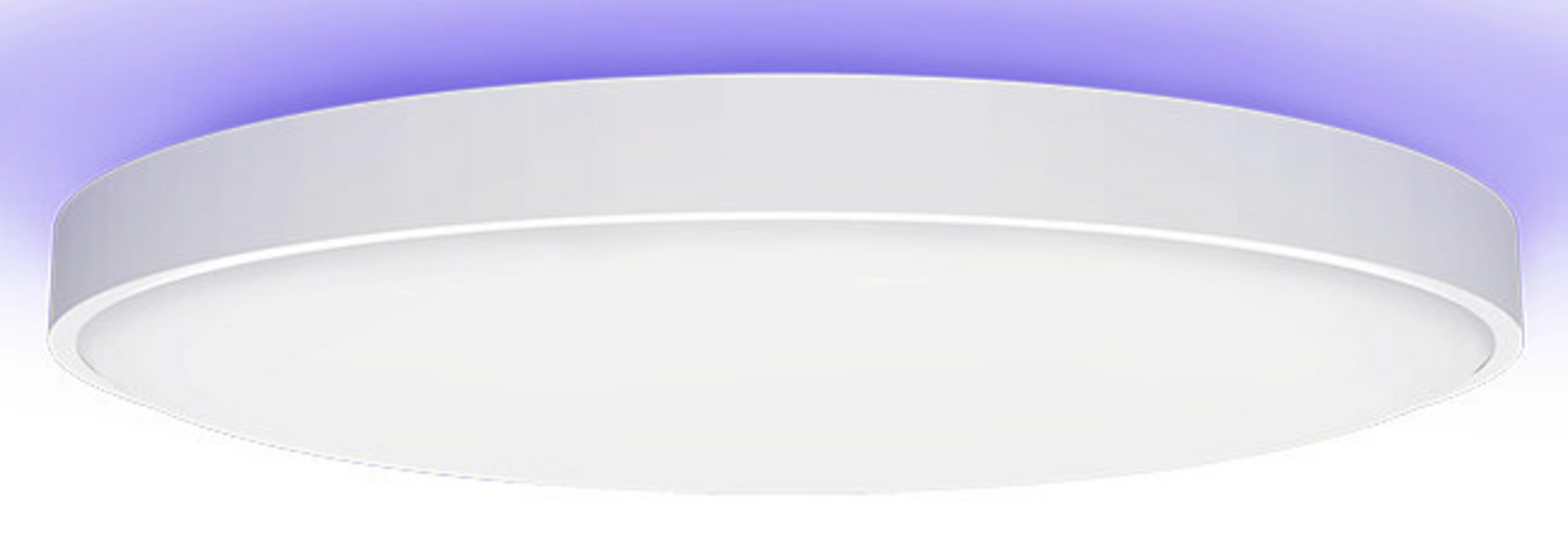 Eine weiße, runde Deckenleuchte mit leicht violettem Hintergrund.