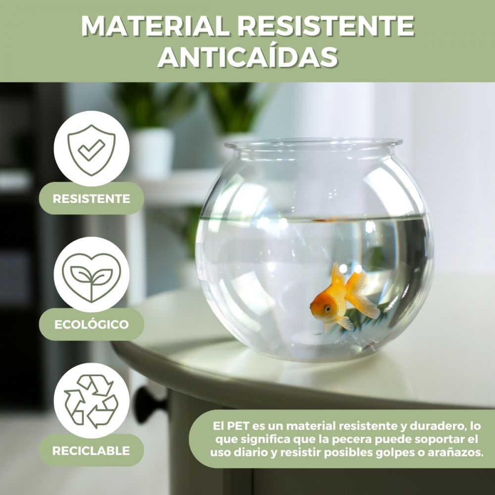 Un pez dorado nada en una pecera redonda de vidrio sobre una mesa blanca. El texto describe el material como resistente, ecológico y reciclable.
