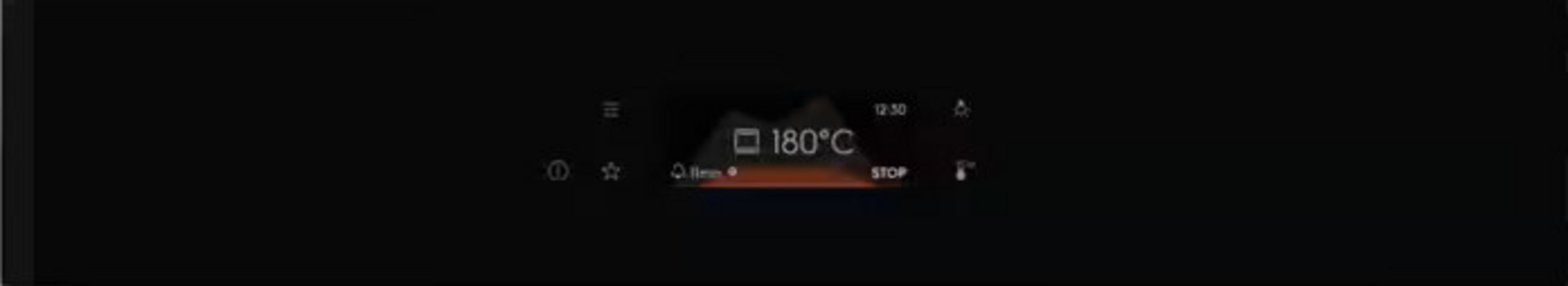 Wyświetlacz piekarnika pokazuje 180°C, timer i słowo STOP. Tło jest czarne.