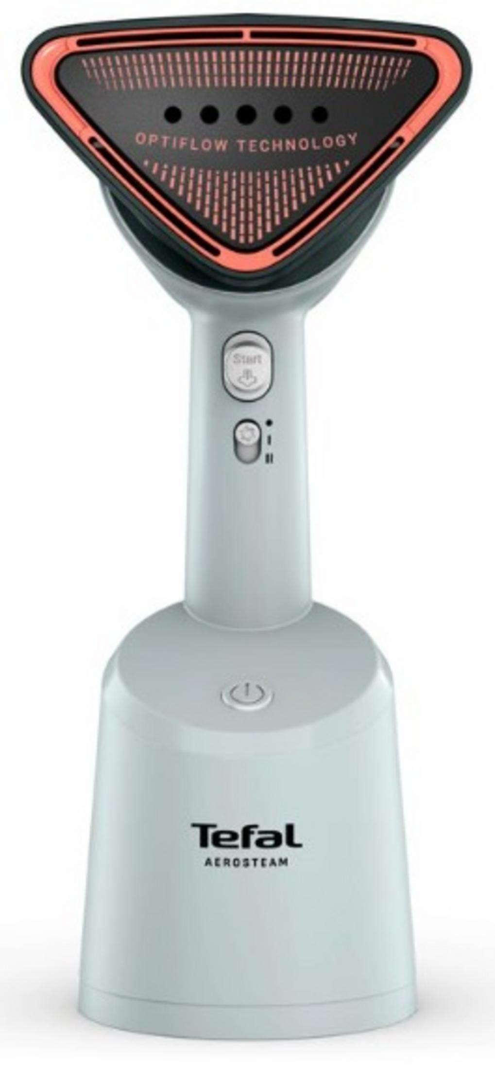 Beyaz ve siyah bir Tefal Aerosteam giysi vapuru. Üçgen bir başlığı, düğmeleri ve Tefal logosu var.