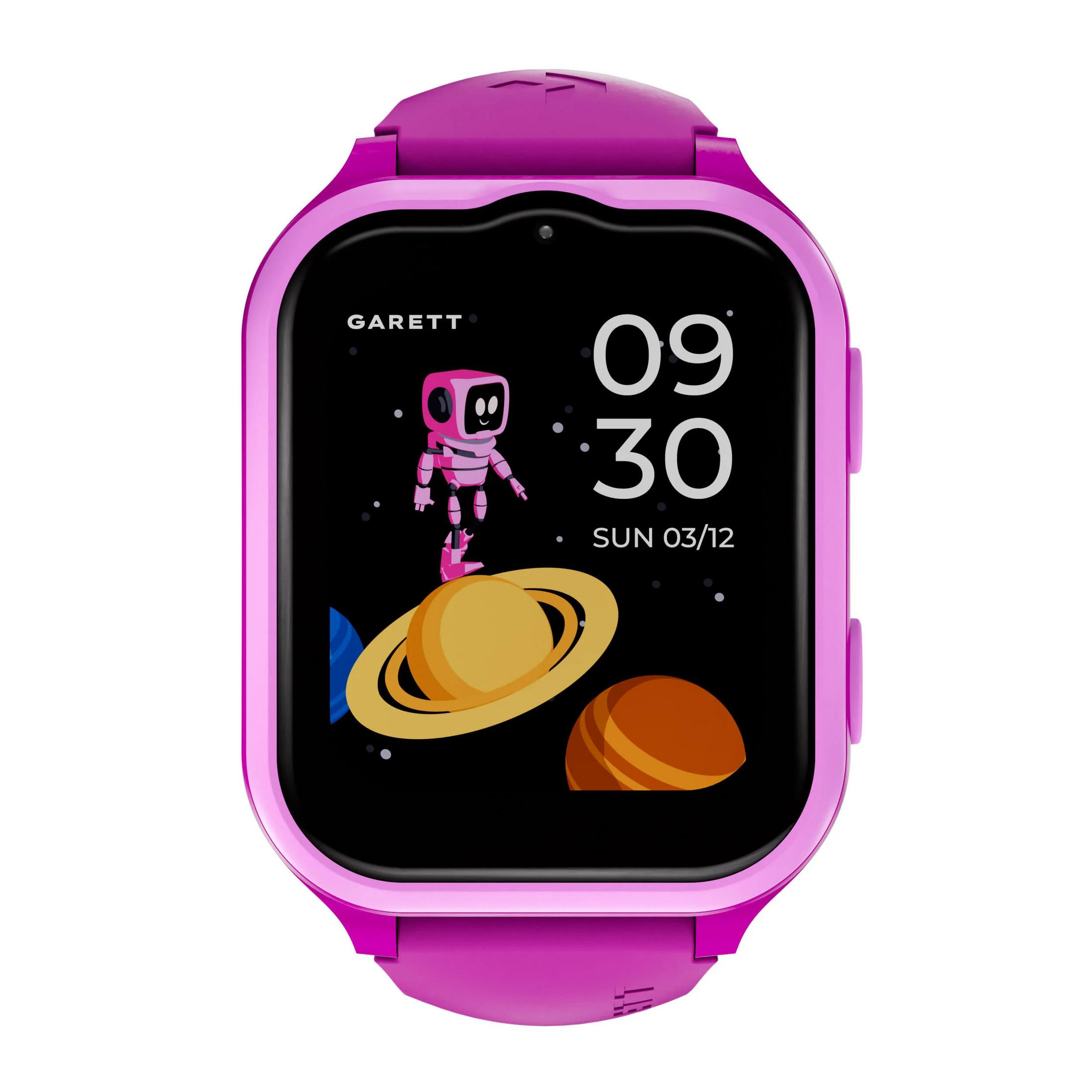 Uno smartwatch rosa mostra una scena spaziale con un robot, Saturno e l'ora. L'orologio è su sfondo bianco.