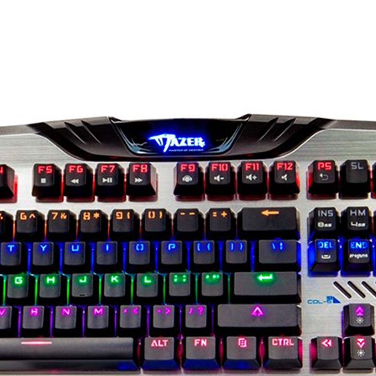 Close-up van een gaming-toetsenbord met achtergrondverlichting, zwarte toetsen en kleurrijke verlichting. De merknaam 'VAZER' is zichtbaar.