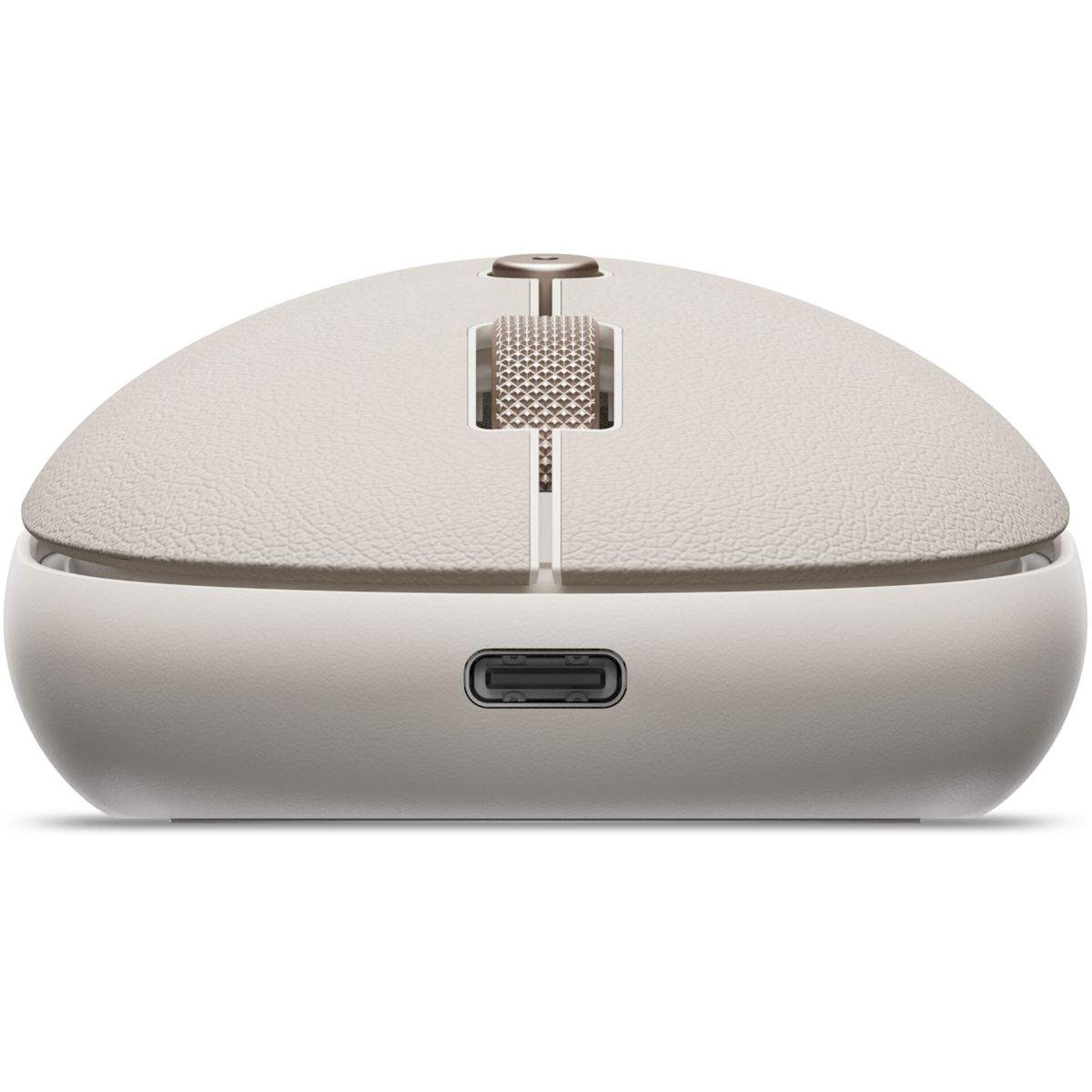 Un mouse wireless beige con parte superiore testurizzata e rotella di scorrimento. Ha una porta USB-C frontale e un design minimalista.