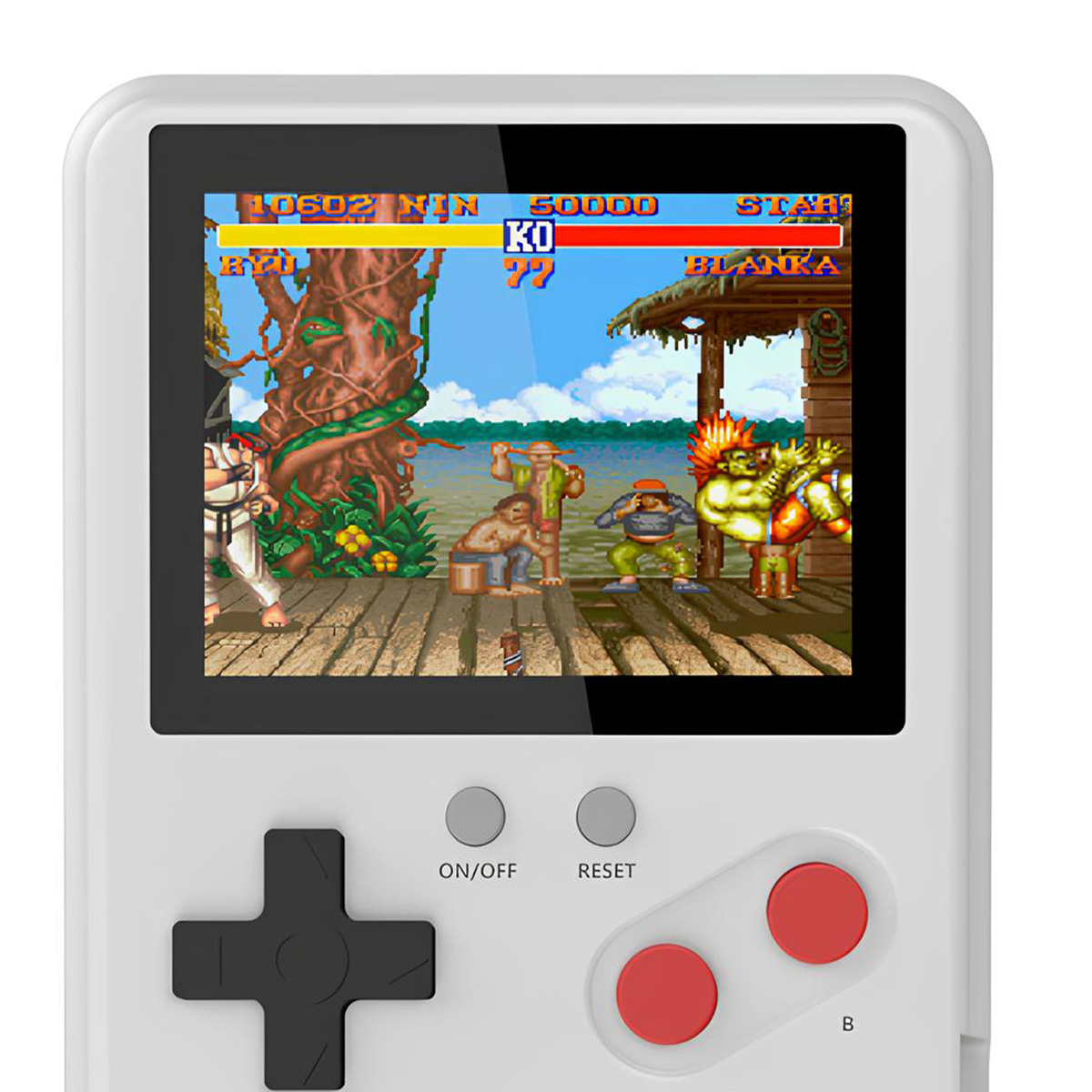 Una consola de juegos portátil muestra un juego de lucha. Los personajes están en combate. La consola tiene botones y un D-pad.