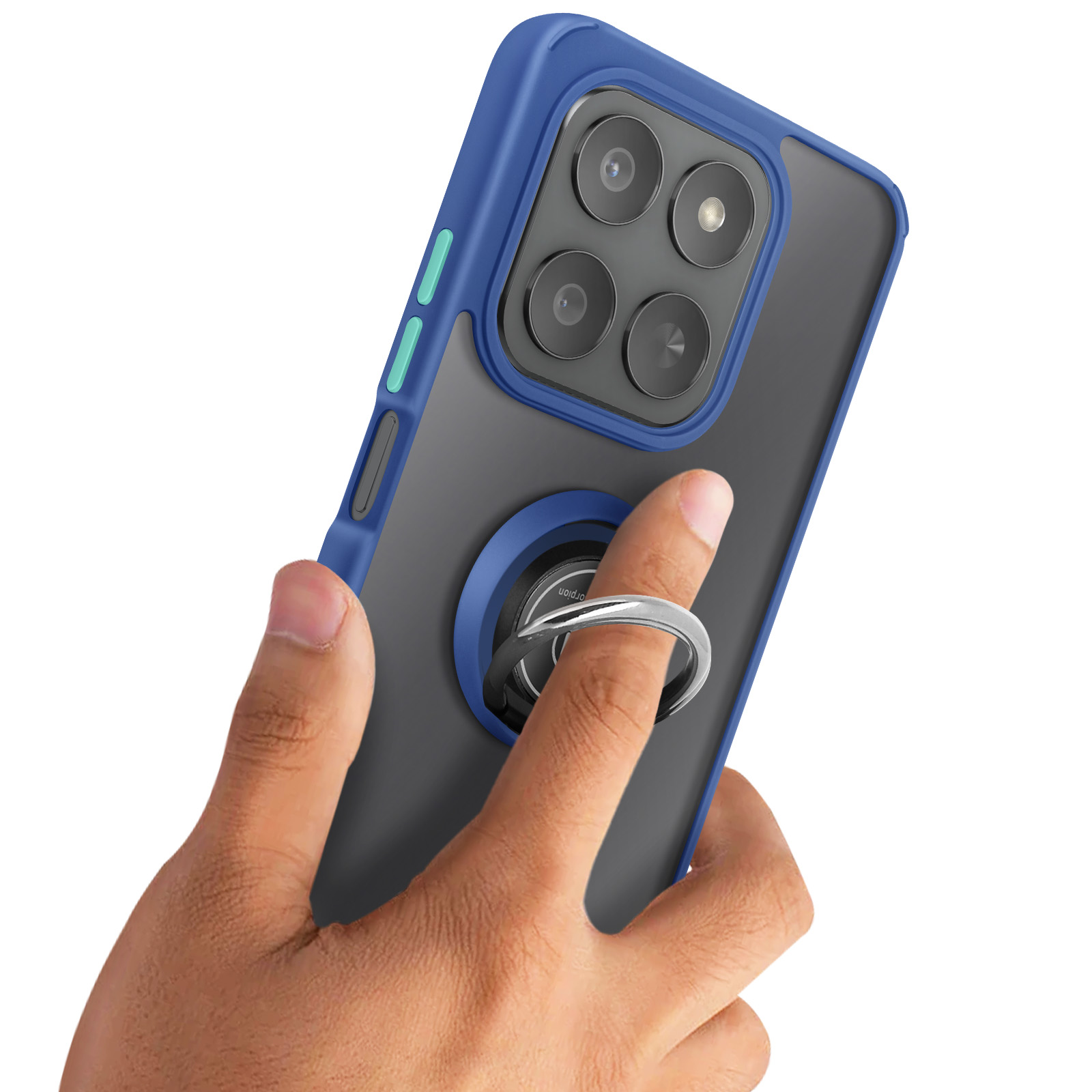 Hand die een telefoon vasthoudt met een blauwe hoes en ringhouder. De telefoon heeft een grijze achterkant en meerdere cameralenzen.