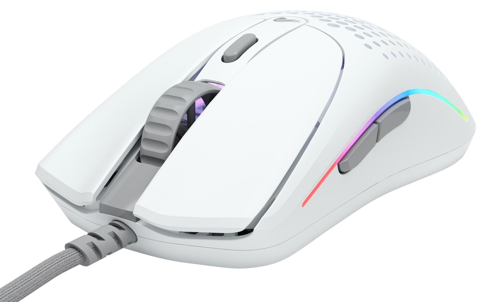 Witte gamingmuis met grijze accenten, knoppen en een scrollwiel. Hij heeft een regenboog LED-strip en een grijze gevlochten kabel.