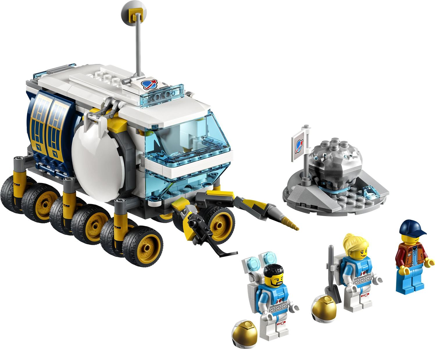 Lego-Set: Weltraumrover, Figuren und Mondbasis. Der Rover ist weiß, blau und gelb. Figuren tragen Raumanzüge. Eine Mondbasis mit Flagge ist sichtbar.