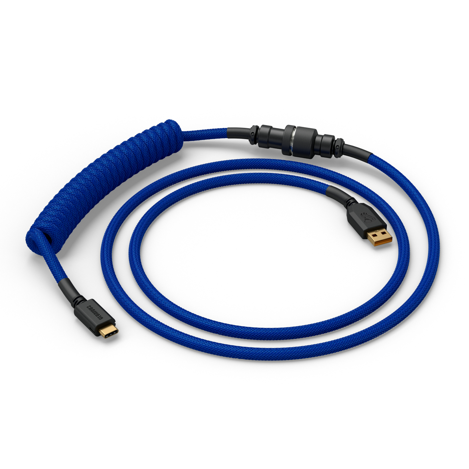 Un cavo per tastiera blu a spirale con connettori neri e un connettore USB-A e USB-C su sfondo bianco.