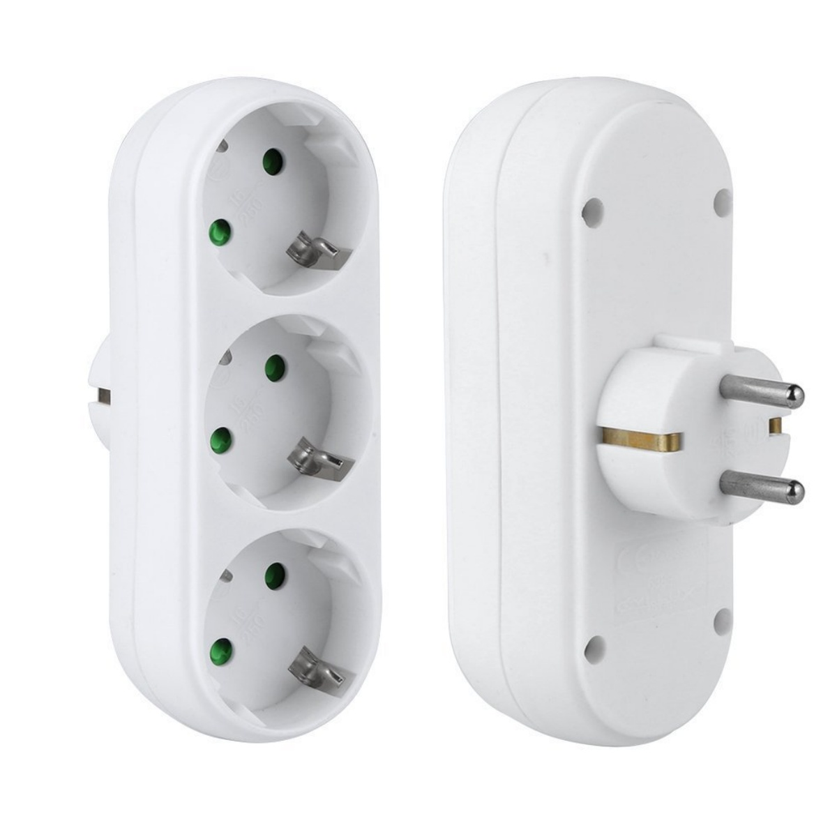 Zwei weiße Steckdosenadapter. Einer hat drei Steckdosen, der andere einen Stecker. Beide sind auf weißem Hintergrund.