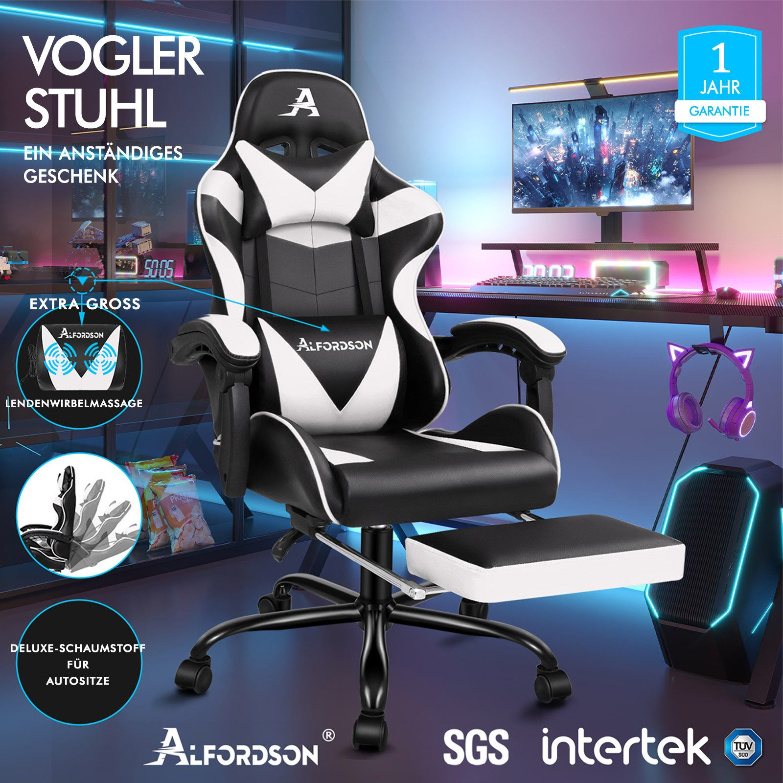 Schwarz-weißer Gaming-Stuhl mit Fußstütze, Computer, Kopfhörern und PC-Turm.