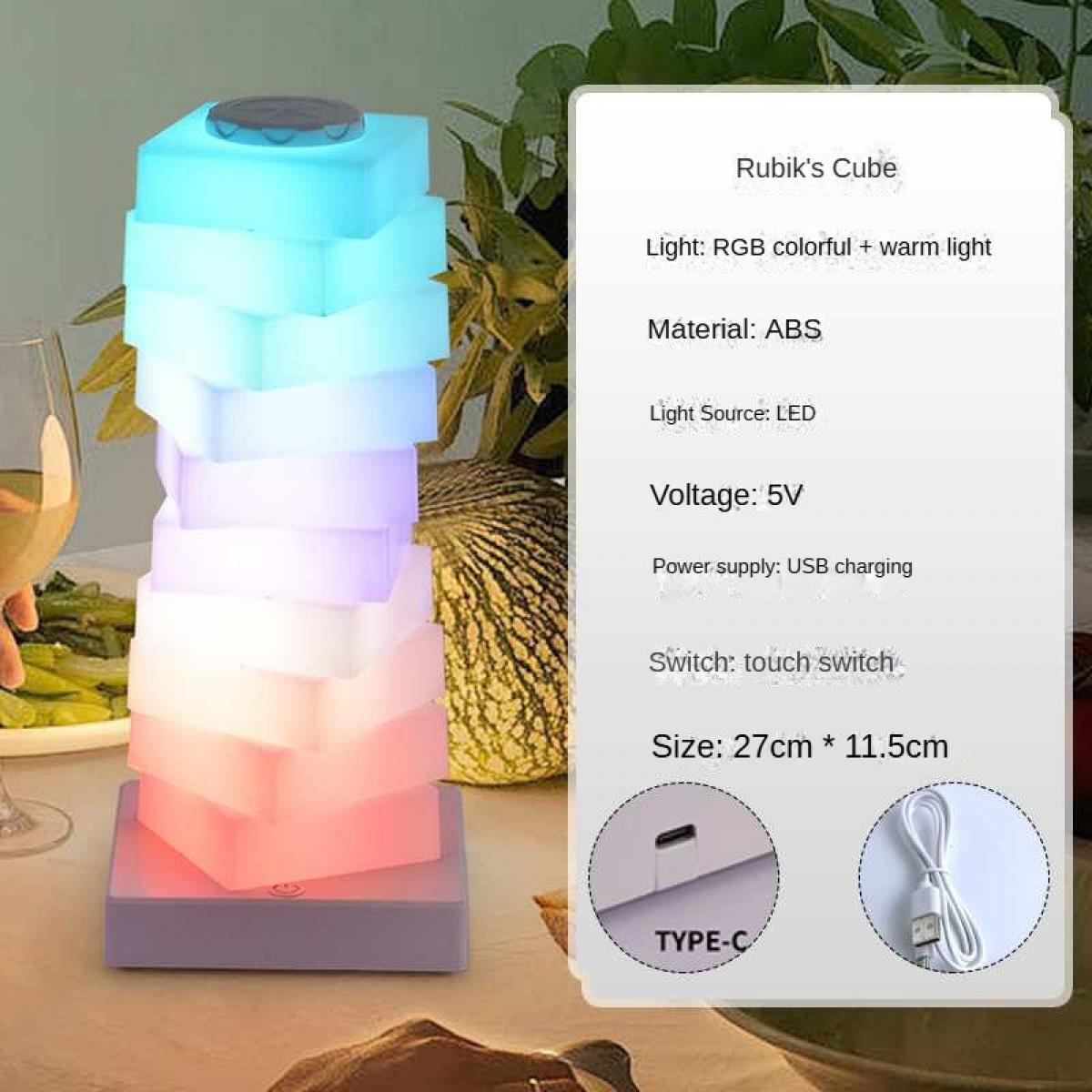 Ein bunter Rubik's Cube-förmiger Tisch mit RGB- und warmweißem Licht, USB-C-Anschluss.
