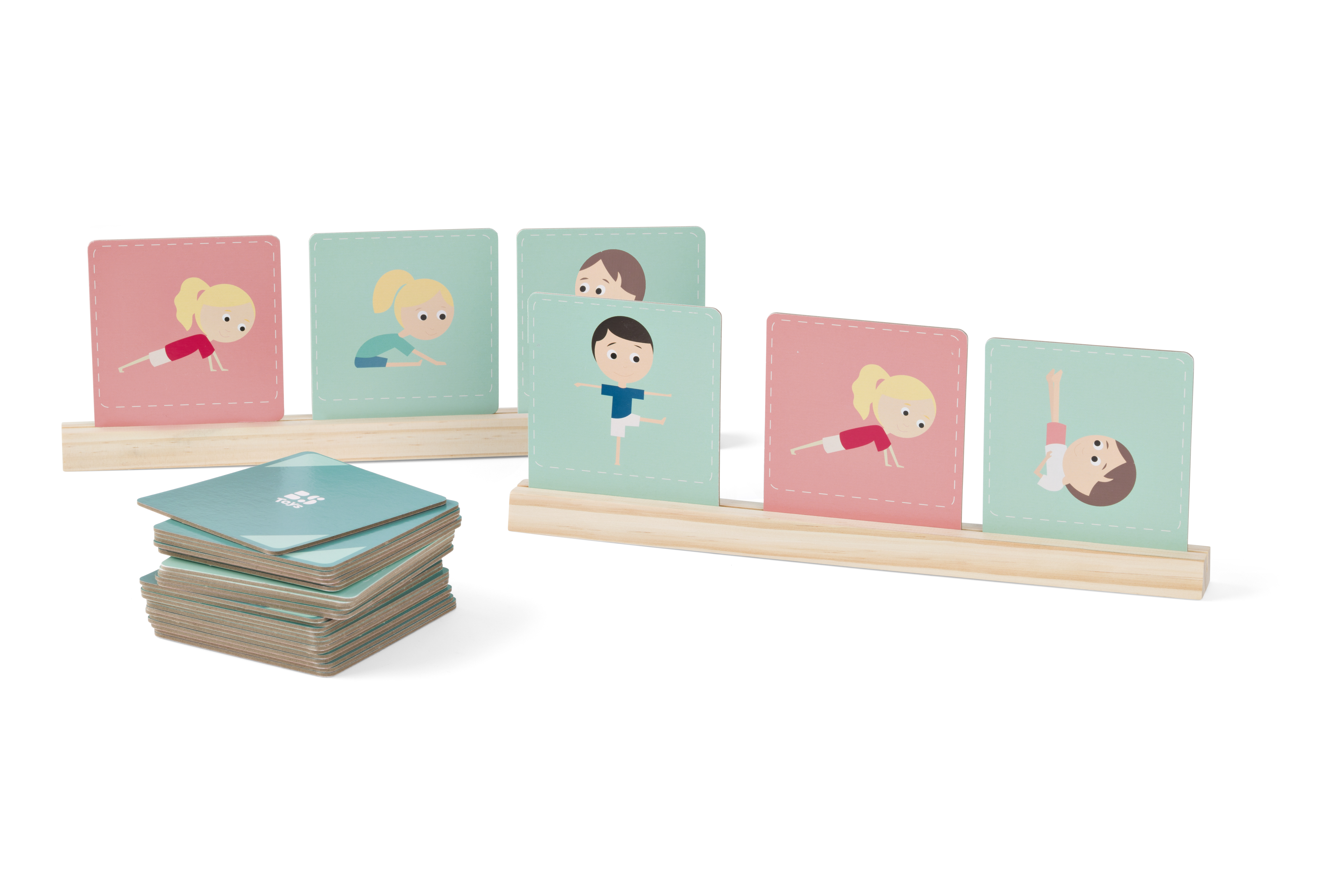Stapel kleurrijke kaarten en kinderillustraties van yogahoudingen op houten standaard.
